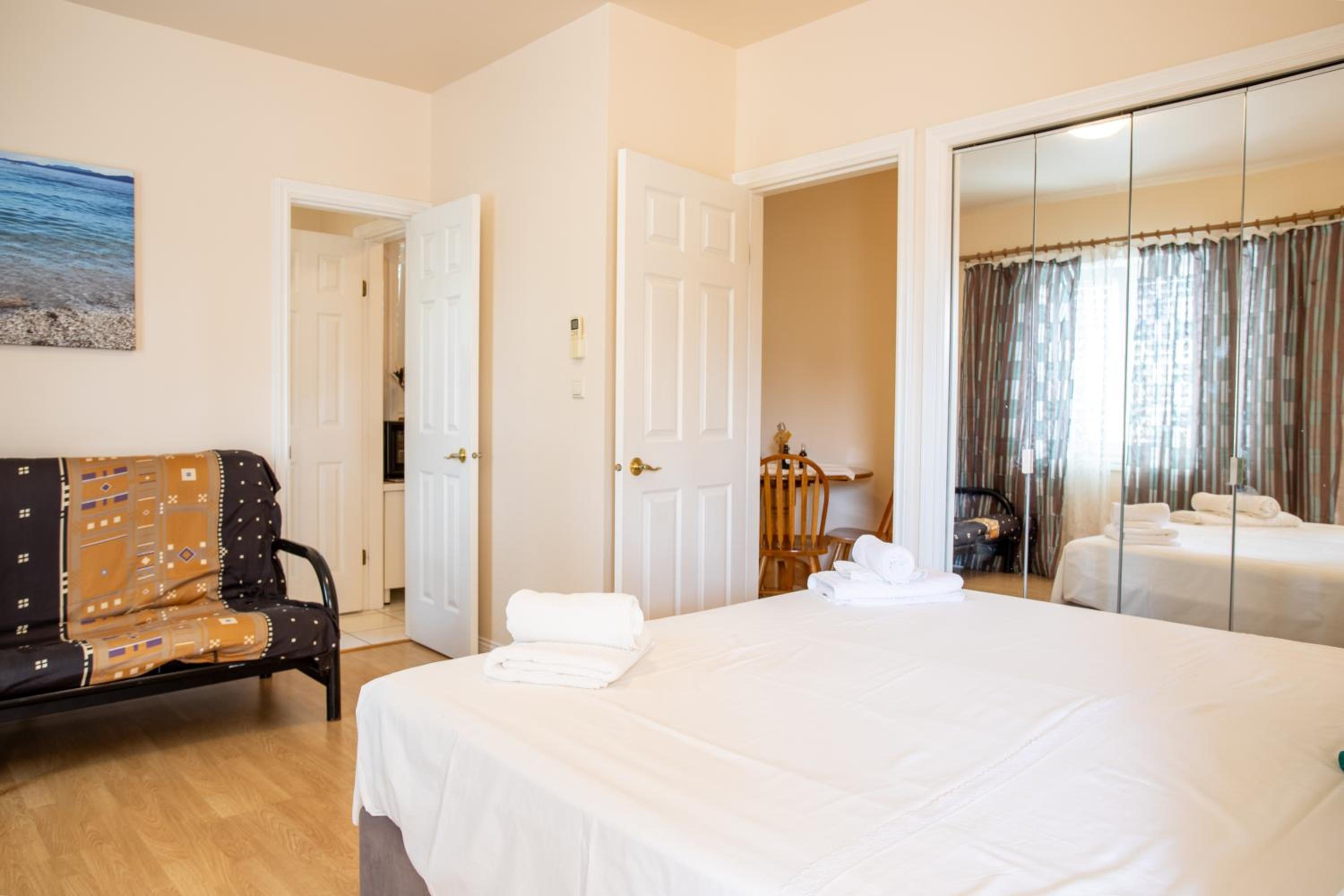 Standard One-Bedroom Apartment with Shared Balcony photo 1