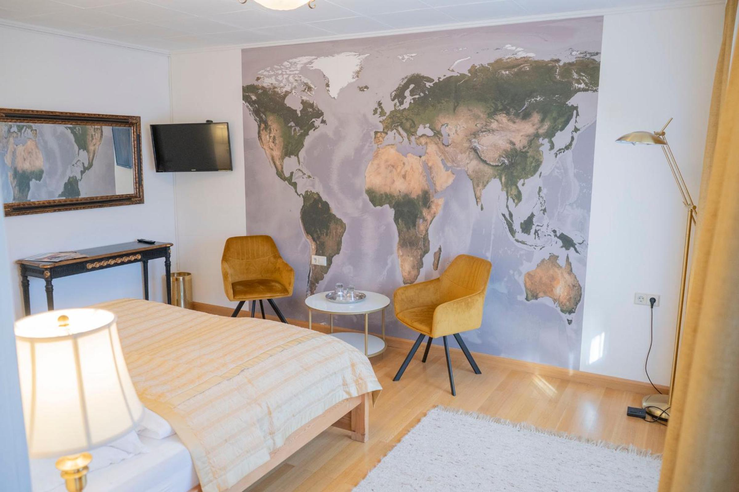 Deluxe Queen Room - Photo 1