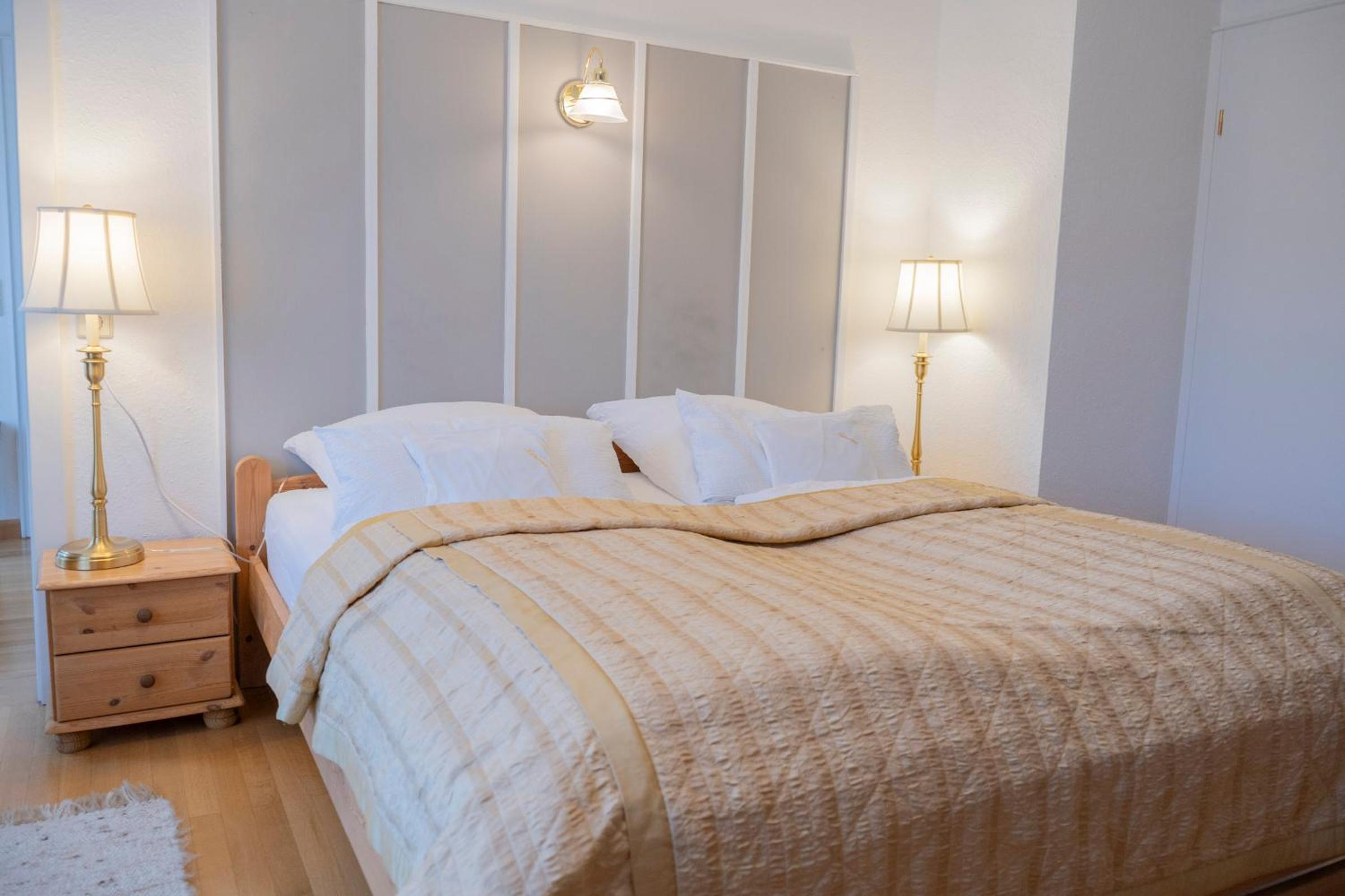 Deluxe Queen Room - Photo 2
