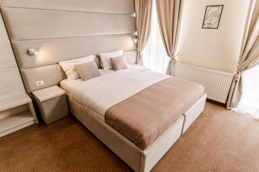 Double Room - Photo 4