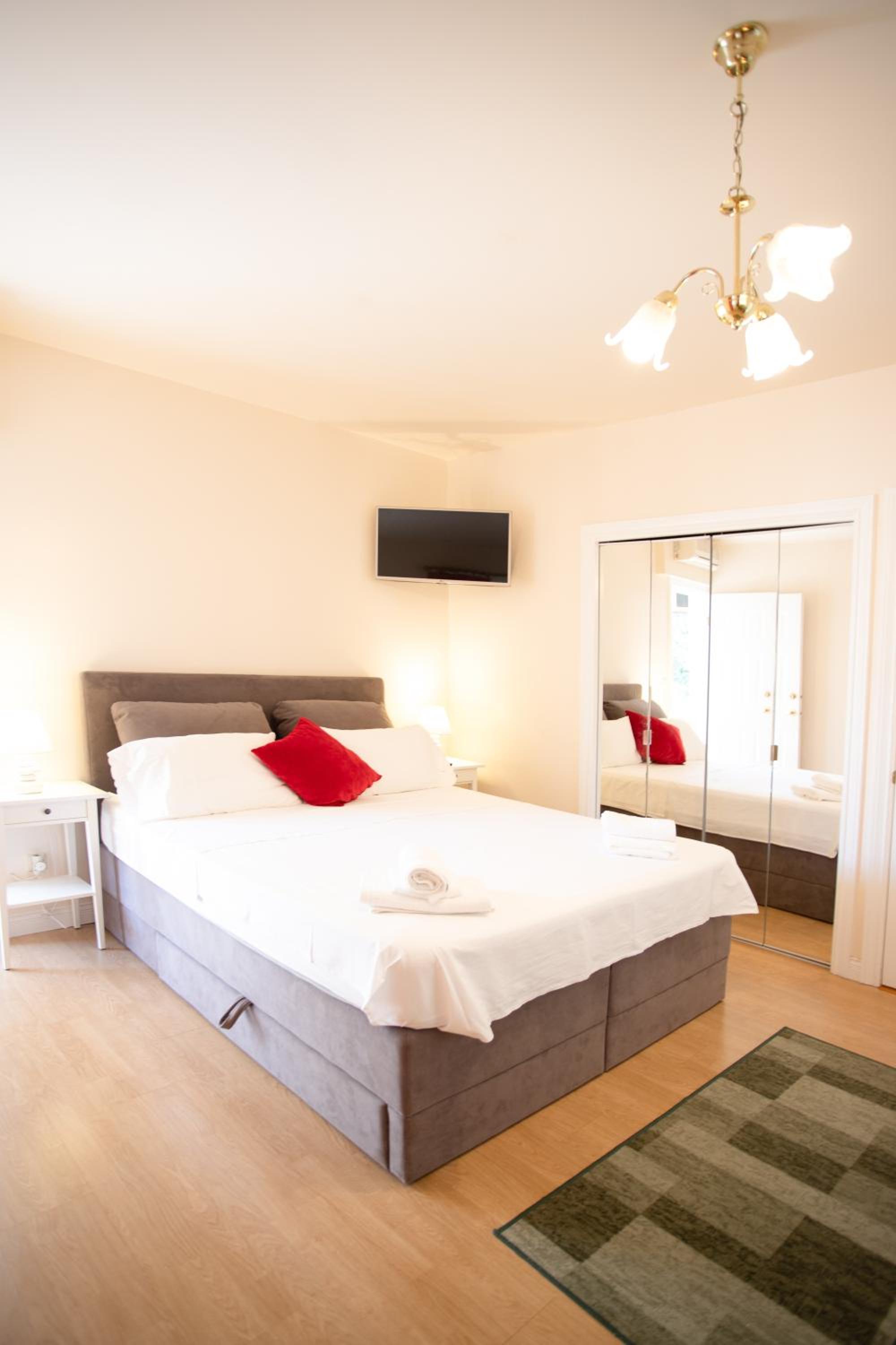 One-Bedroom Apartment with Shared Balcony photo 3
