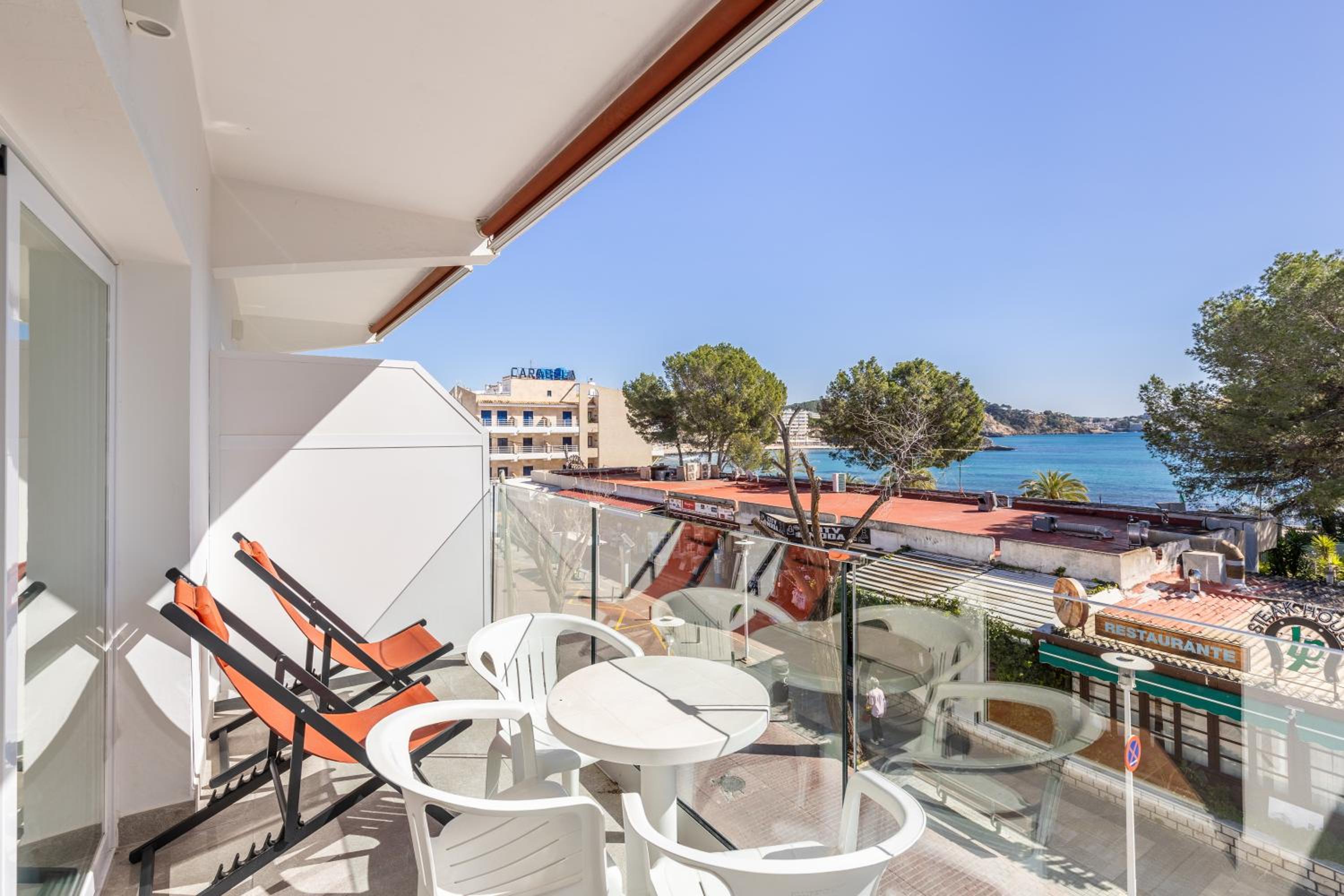 Triple Room with Balcony and Sea View photo 3