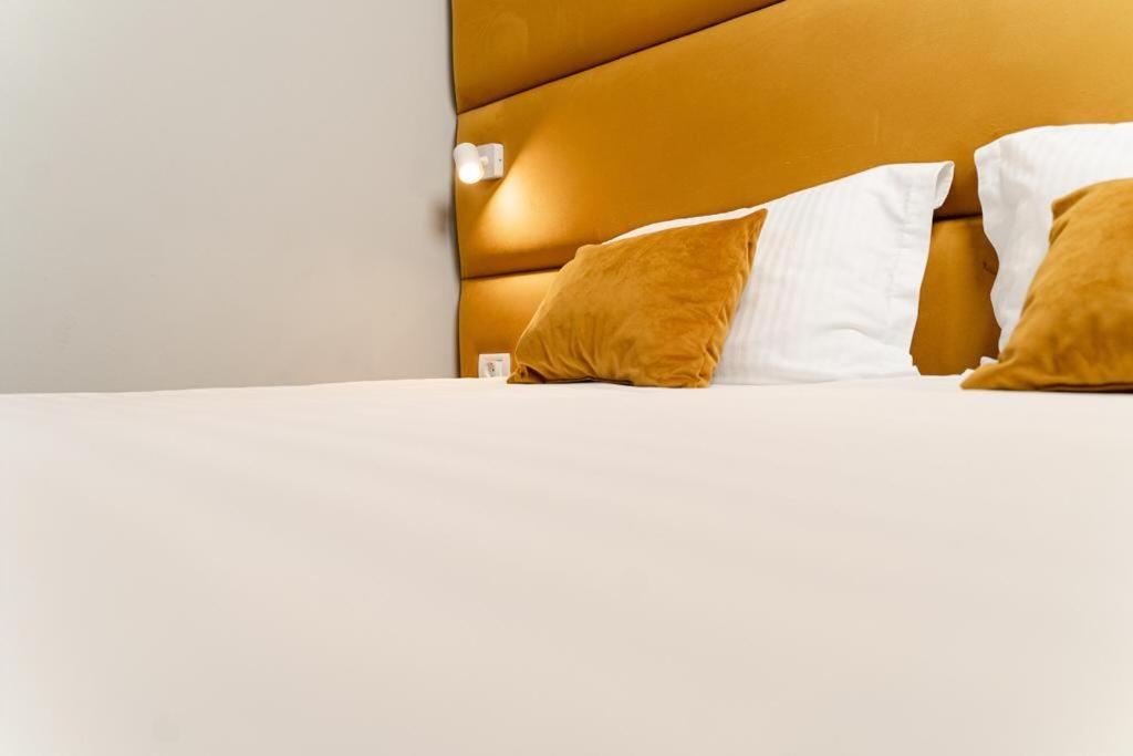 Double Room - Photo 6