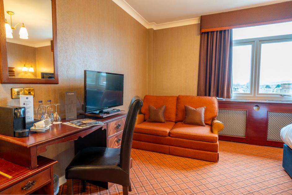 Luxury King Room - Photo 4