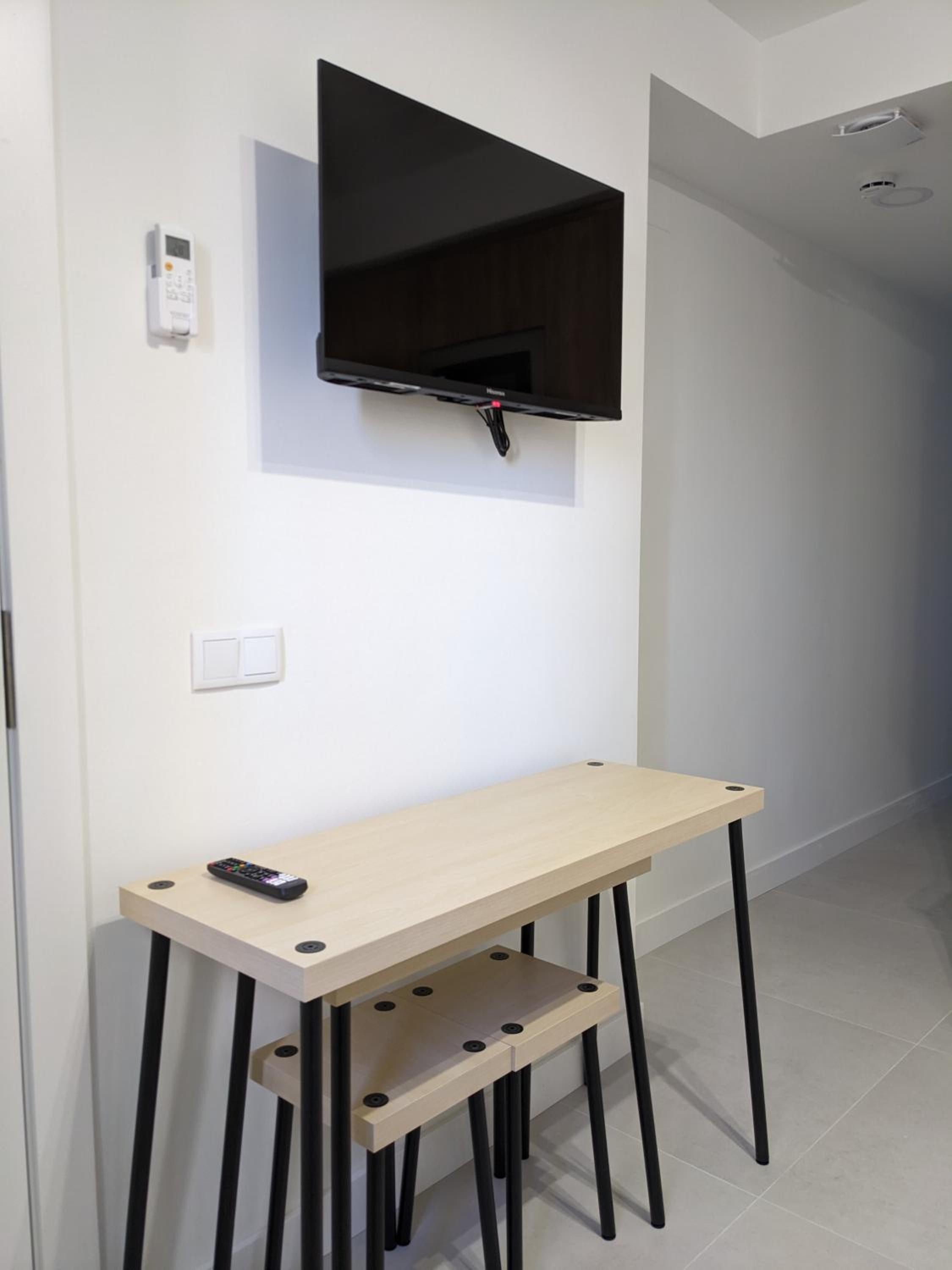 One-Bedroom Apartment photo 2