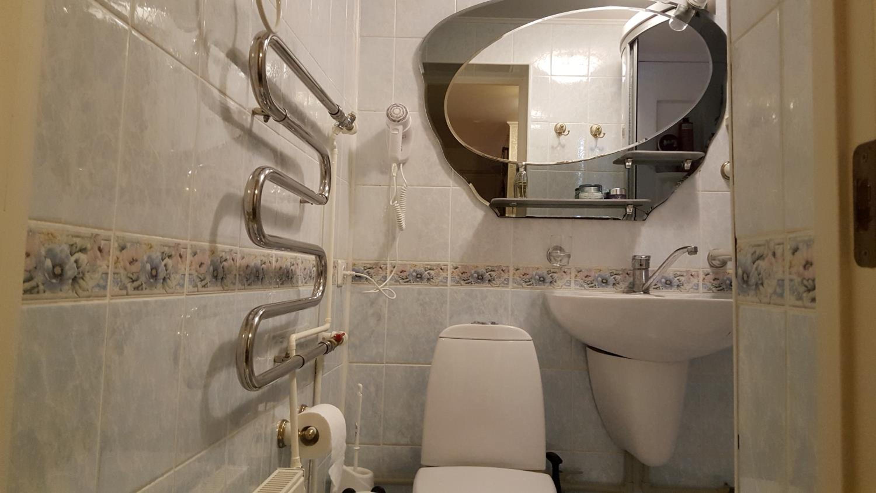Two-Bedroom Apartment (4 Adults) - Photo 8