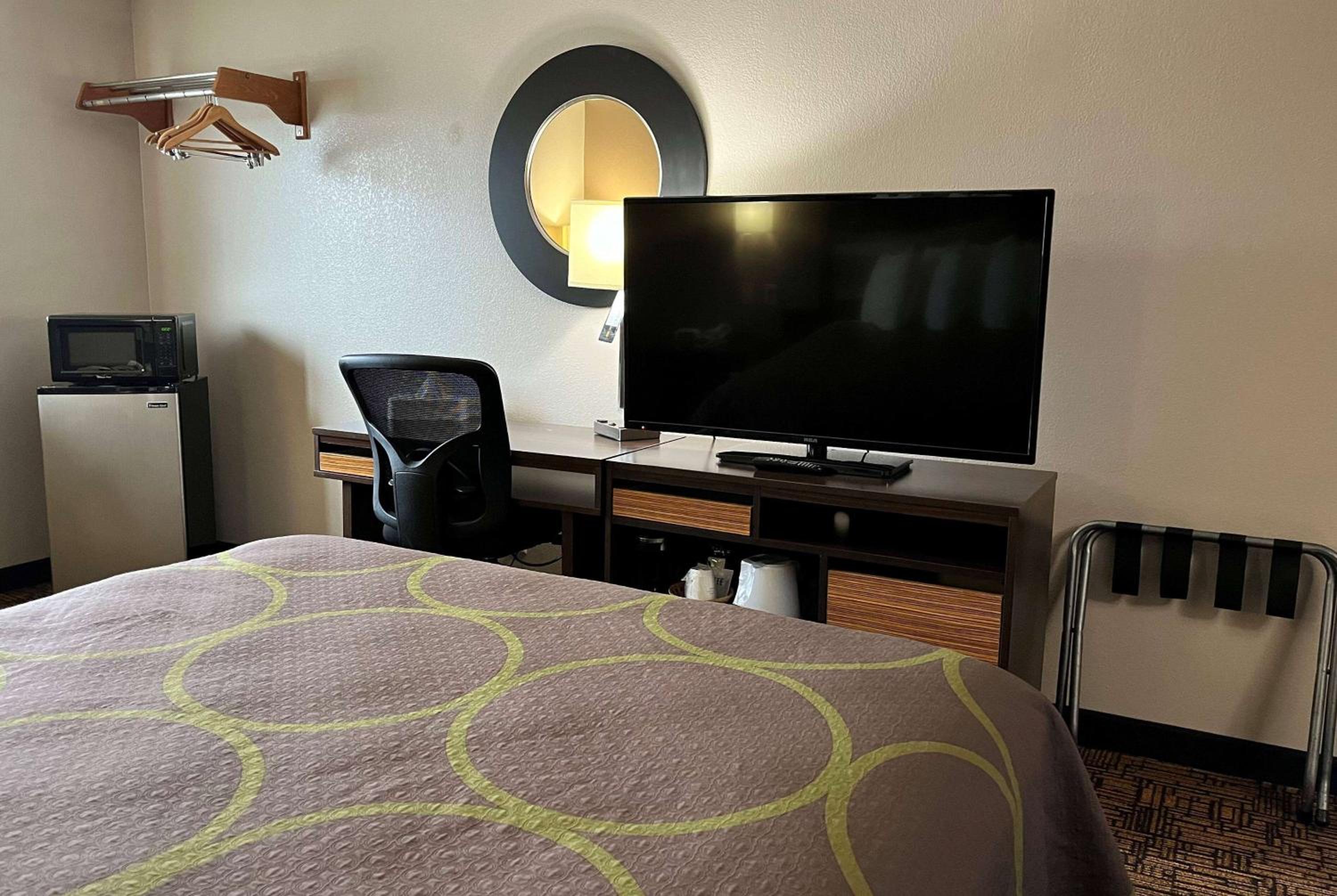 Queen Room - Disability Access/Non-Smoking photo 1