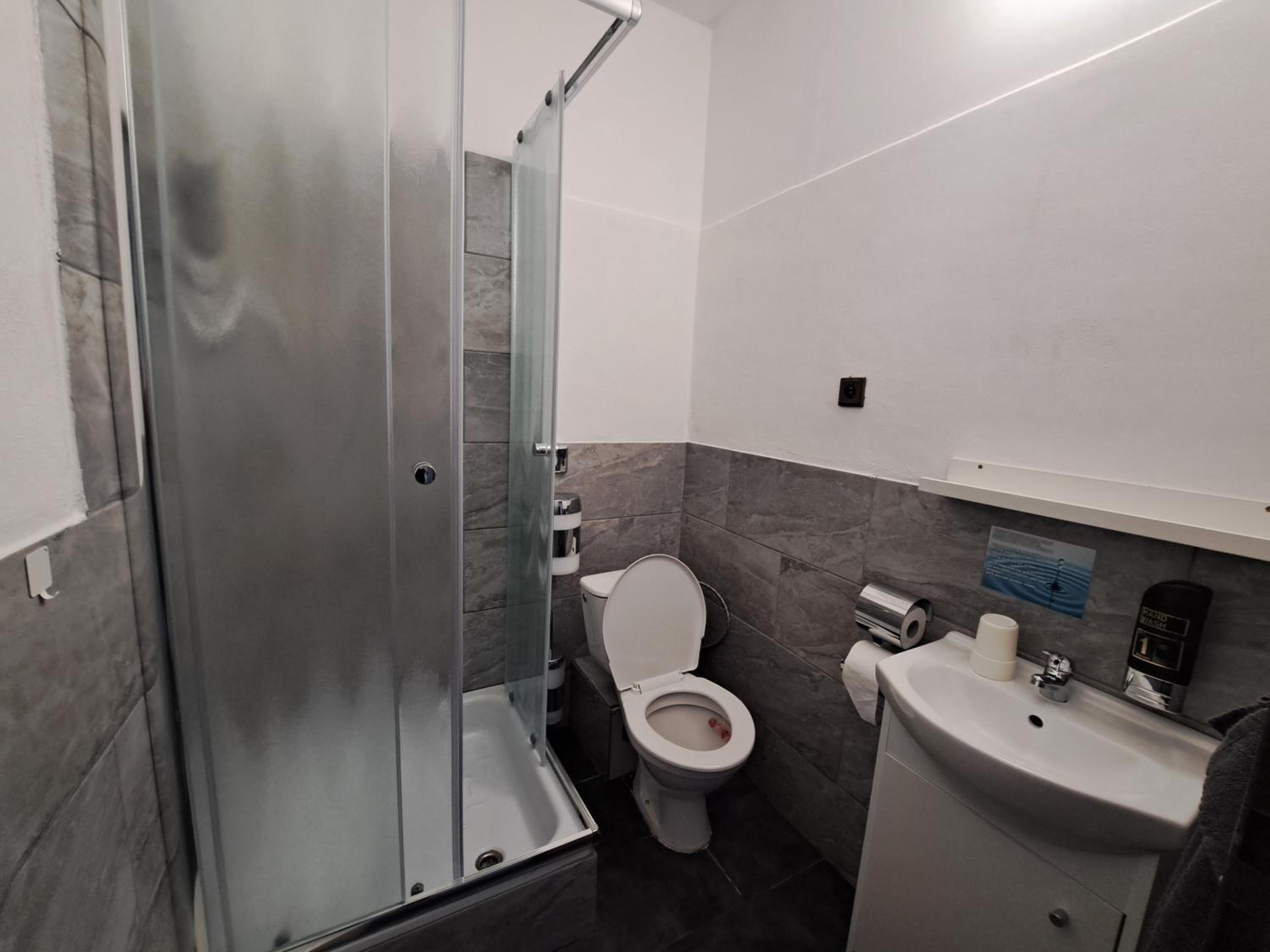 Double or Twin Room - Photo 18