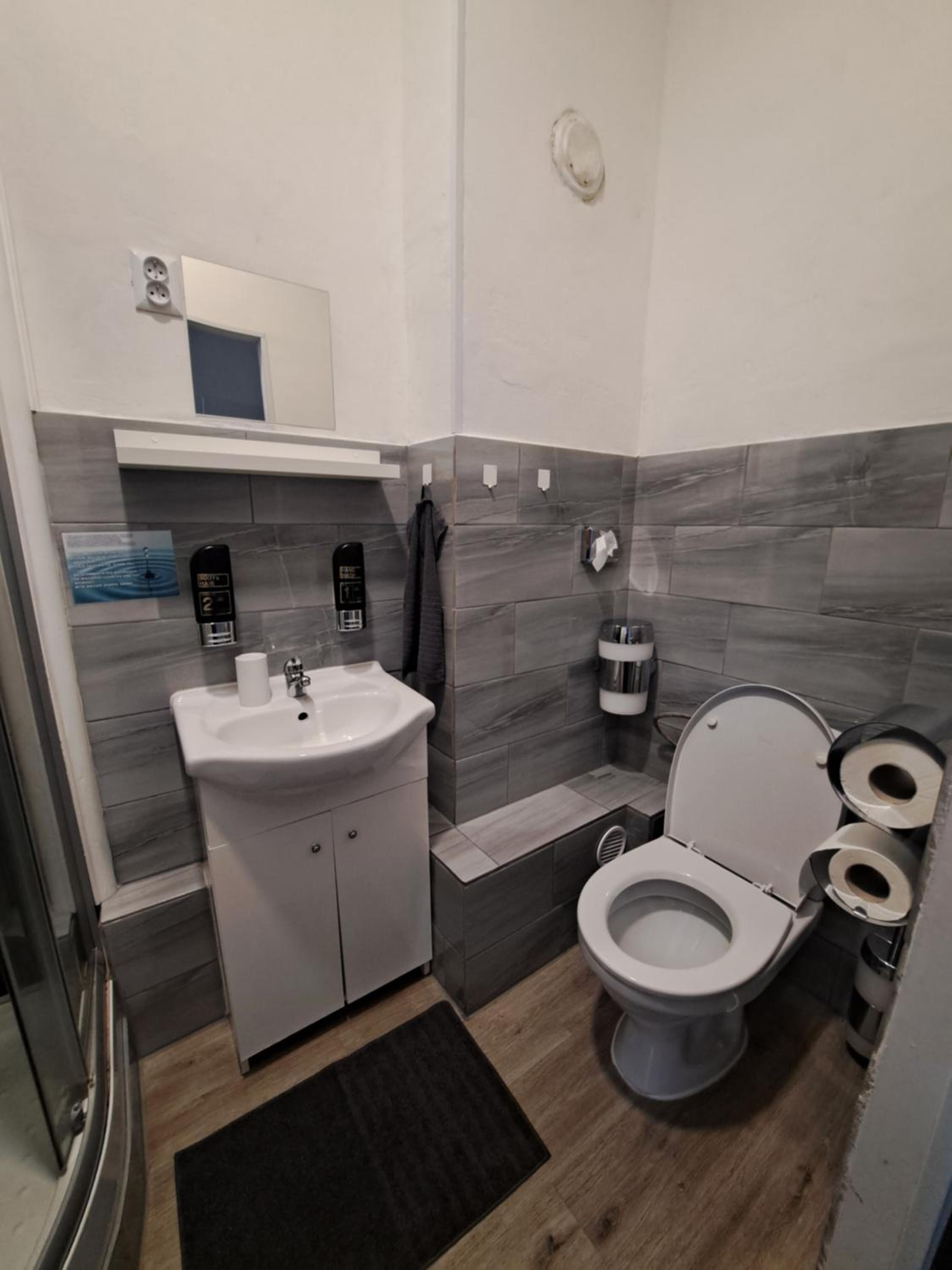 Double or Twin Room - Photo 19