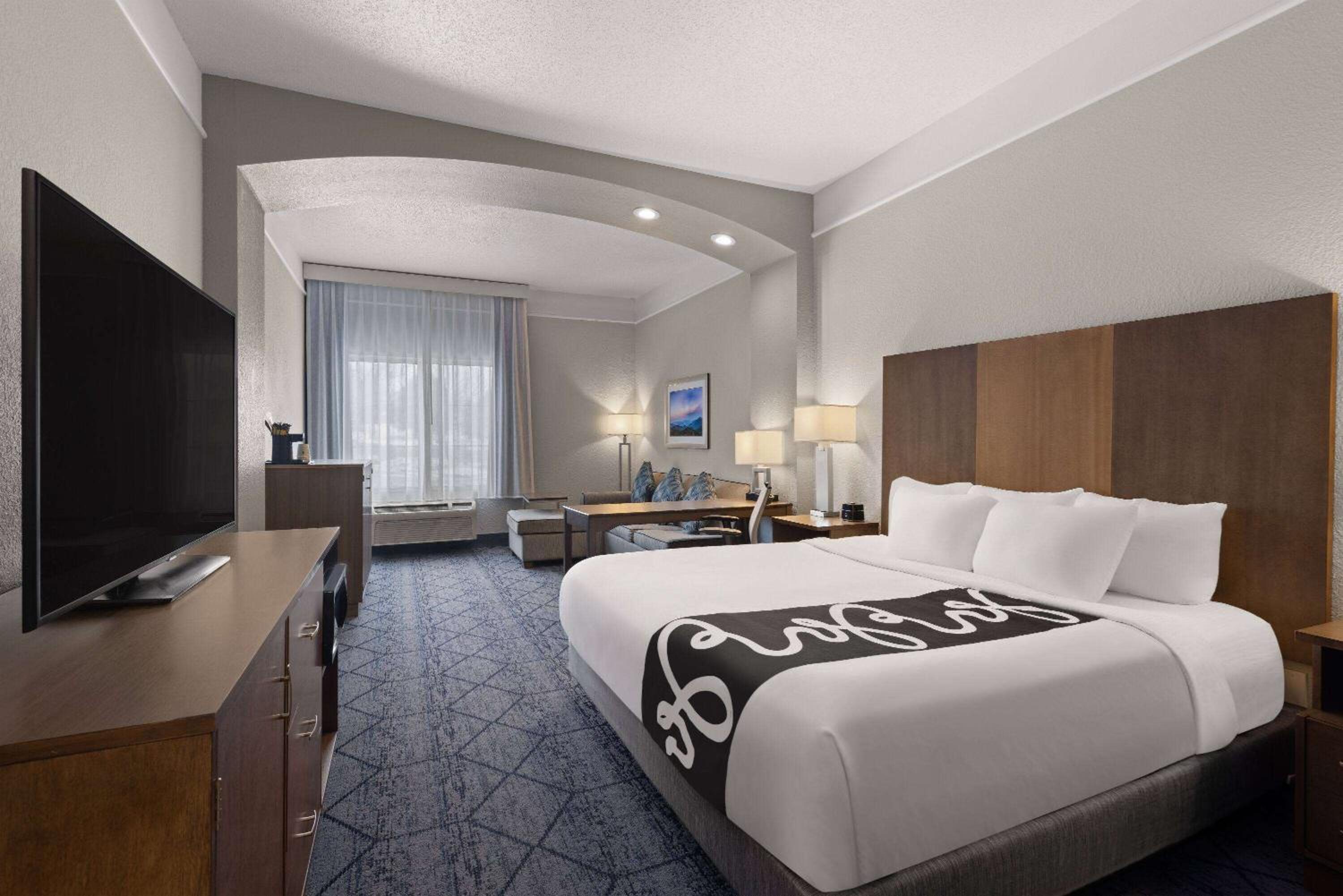 King Suite - Mobility Access/Non-Smoking photo 1
