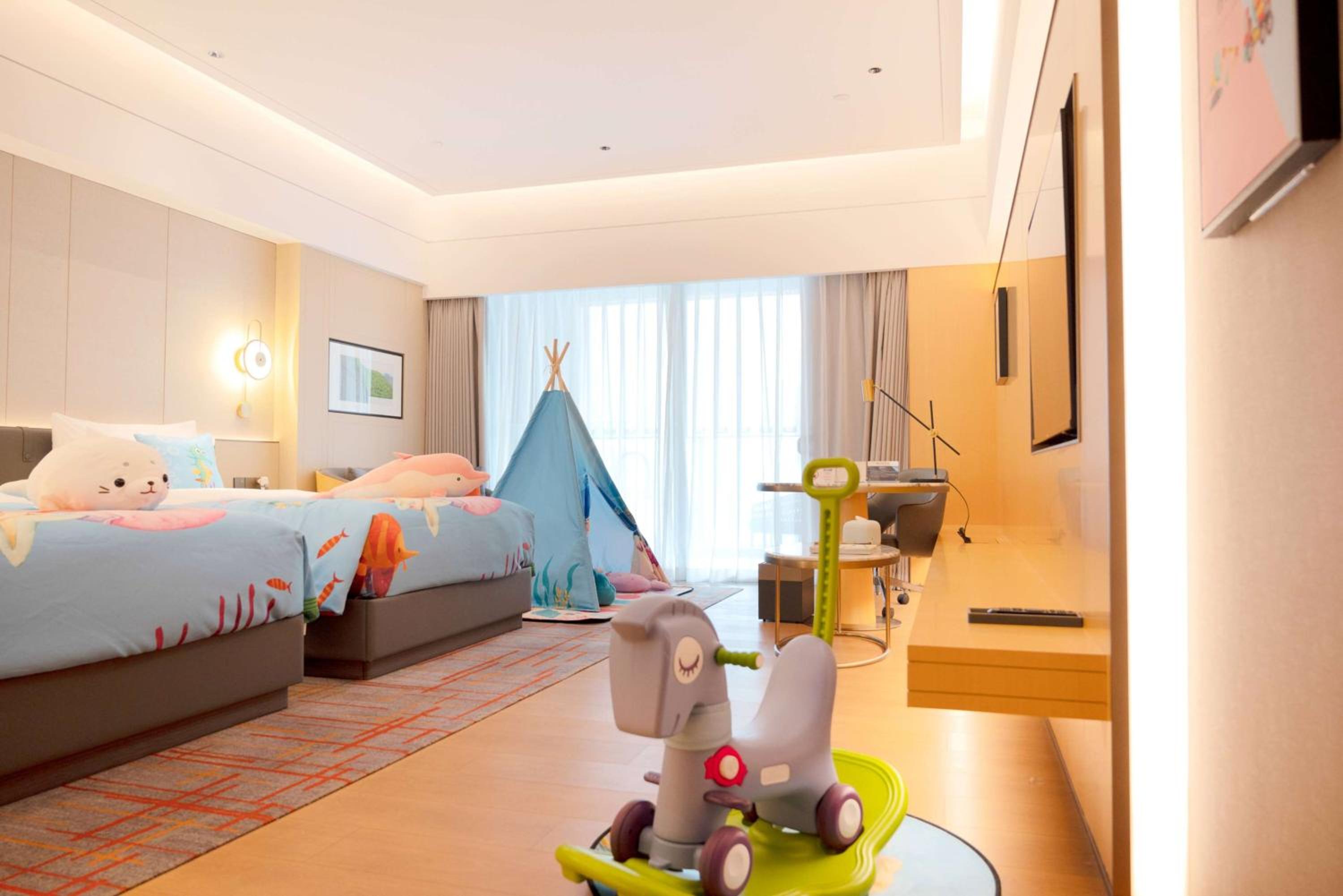 Double Room with Hot Pool Lake View - Mermaid Theme