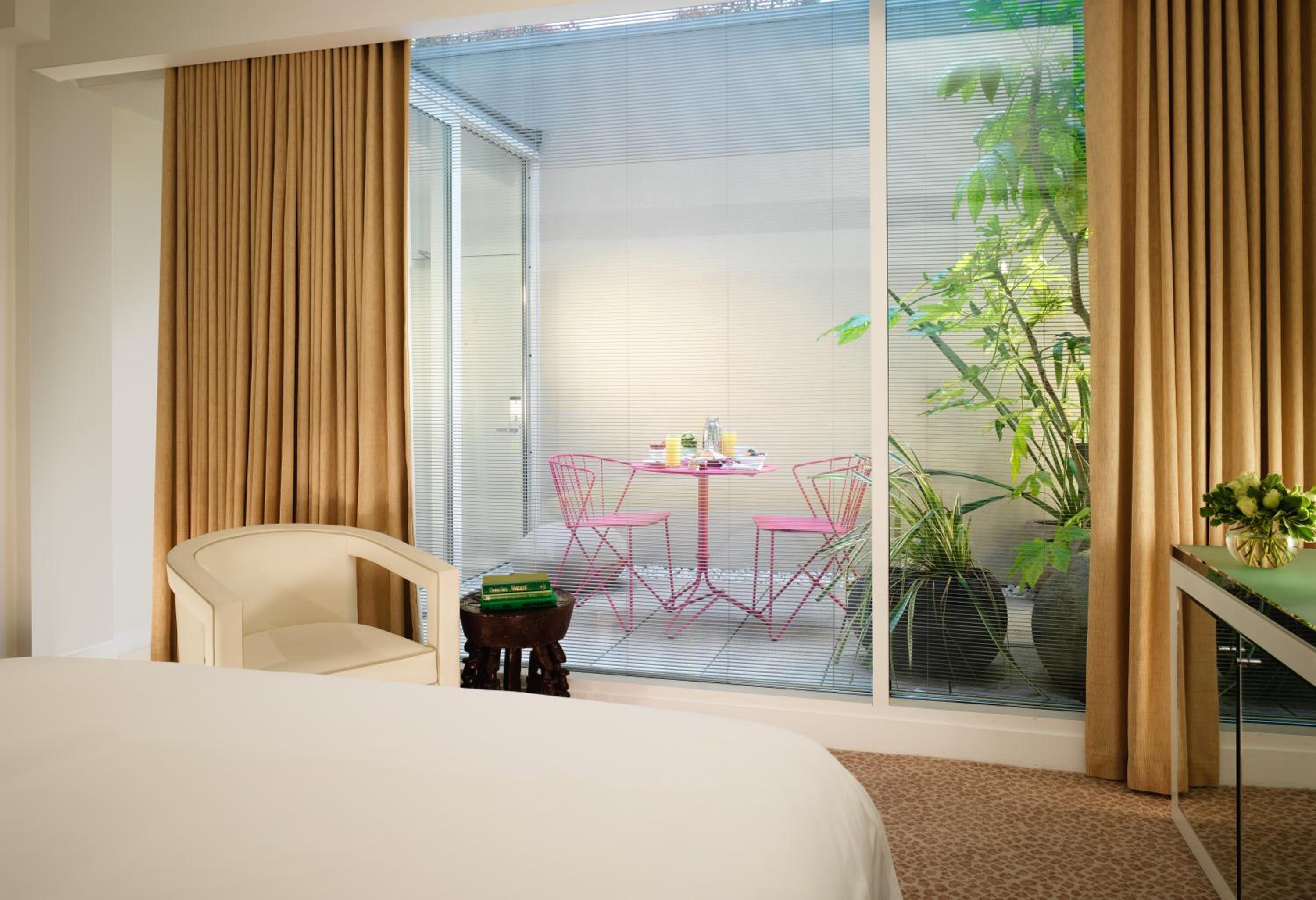 Deluxe Room with Garden View photo 2