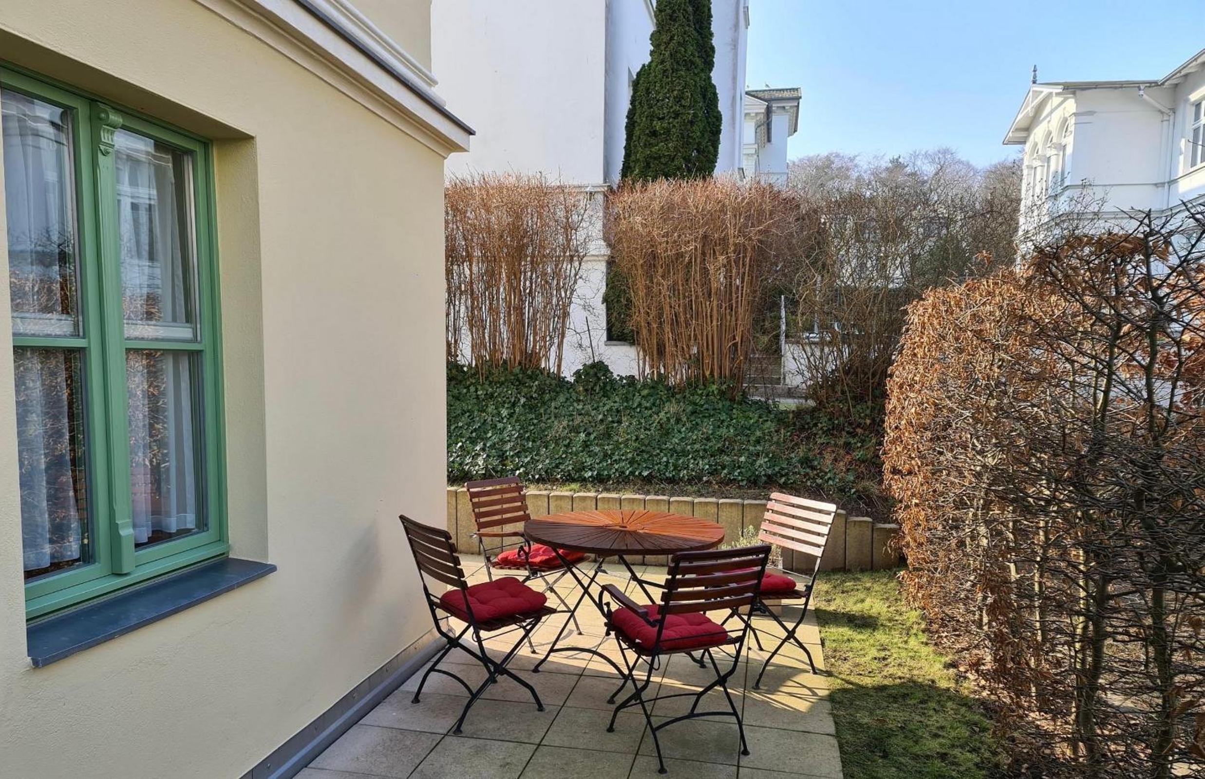 Apartment with Terrace photo 2