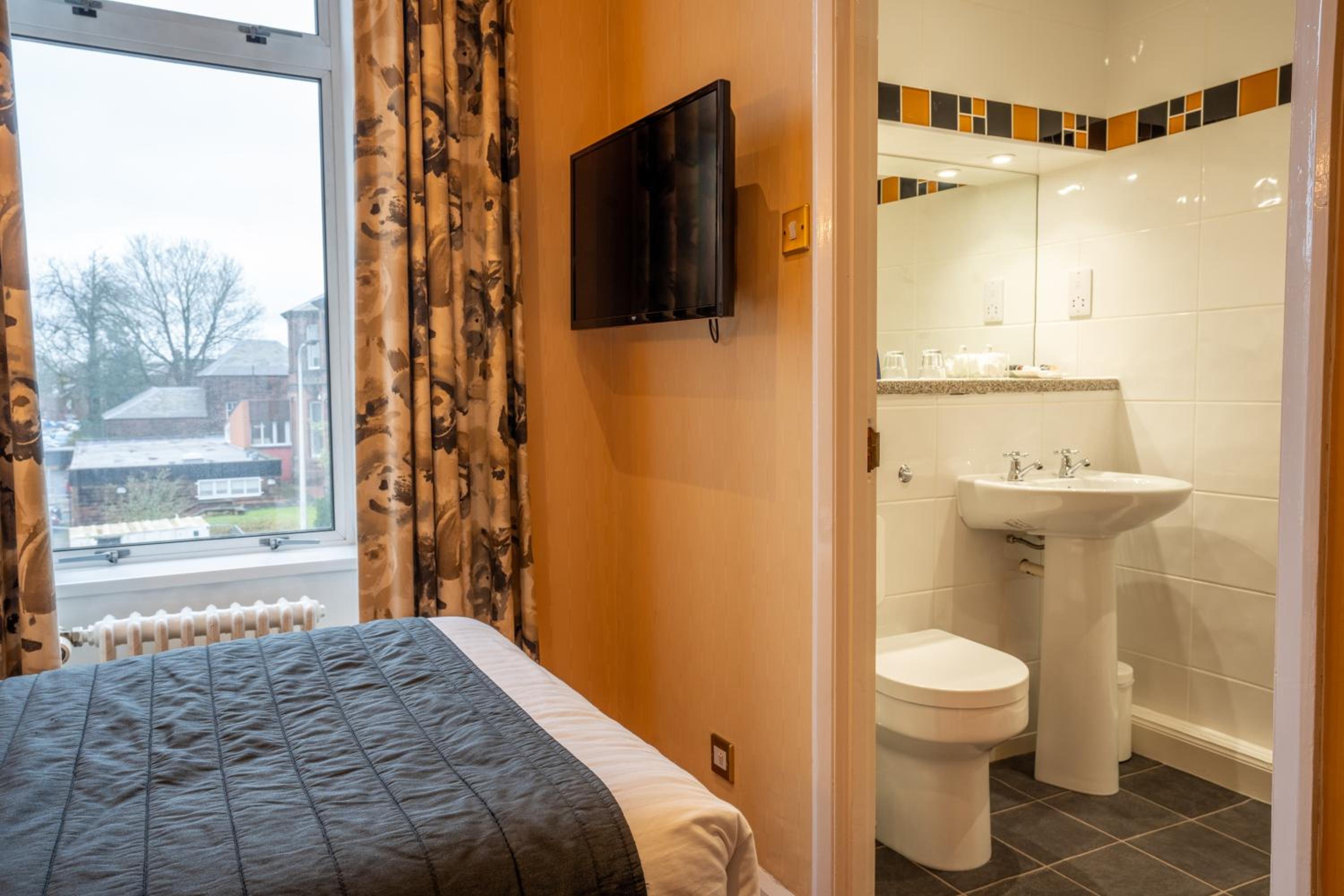 Single Room photo 3