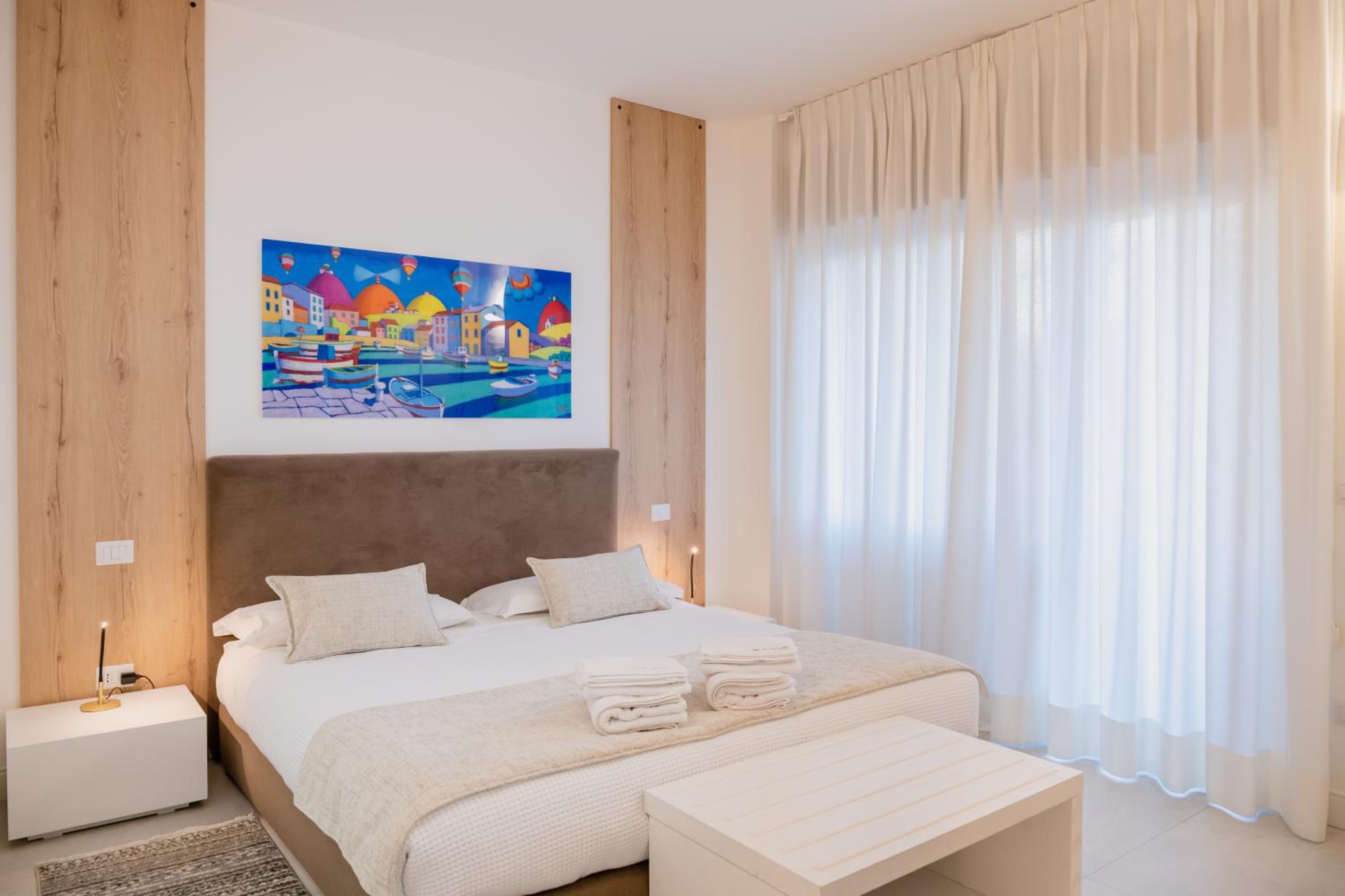 Double Room with Balcony - Photo 5