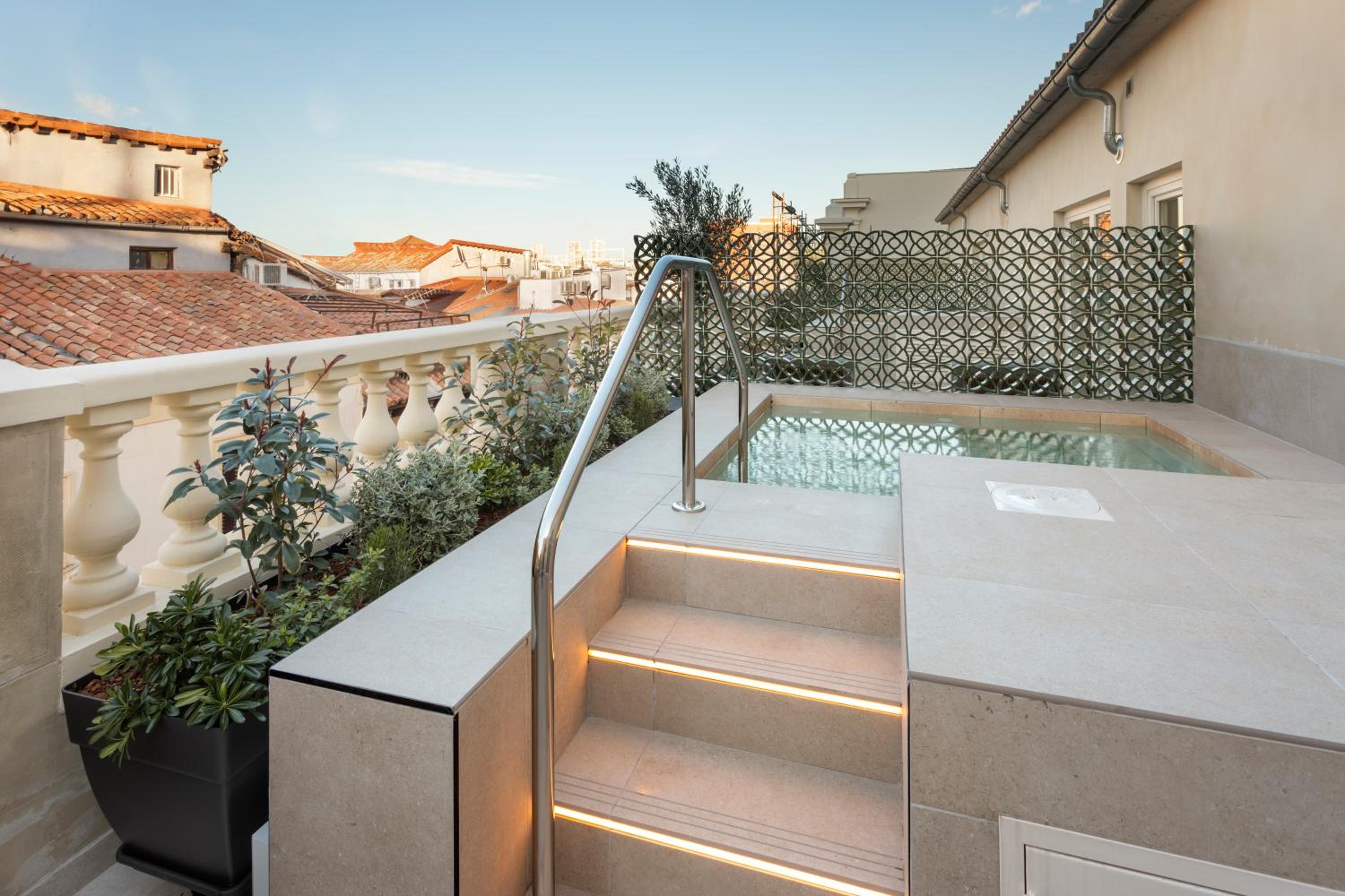 Junior Suite with Private Pool and Terrace - Photo 3