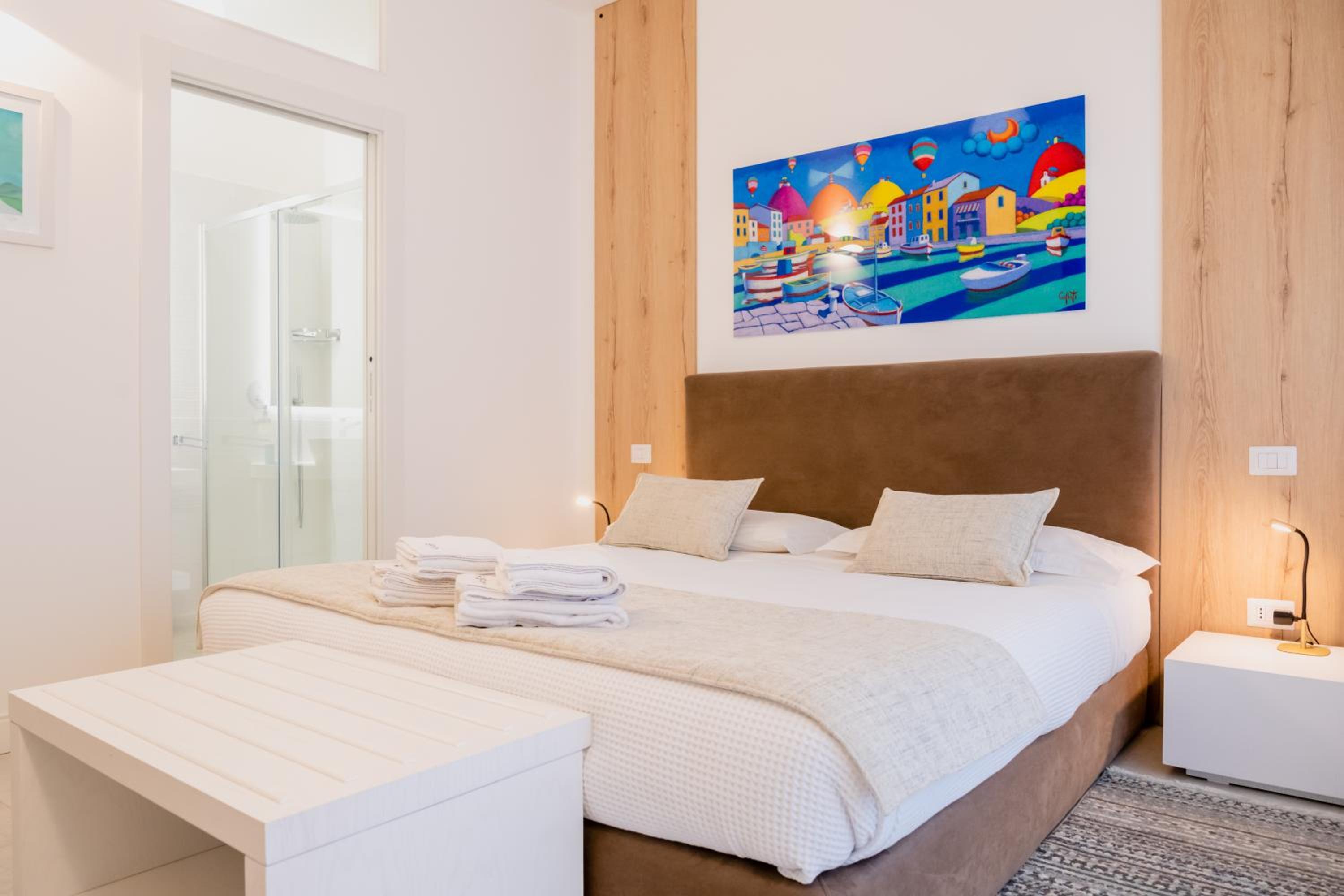 Double Room with Balcony - Photo 11