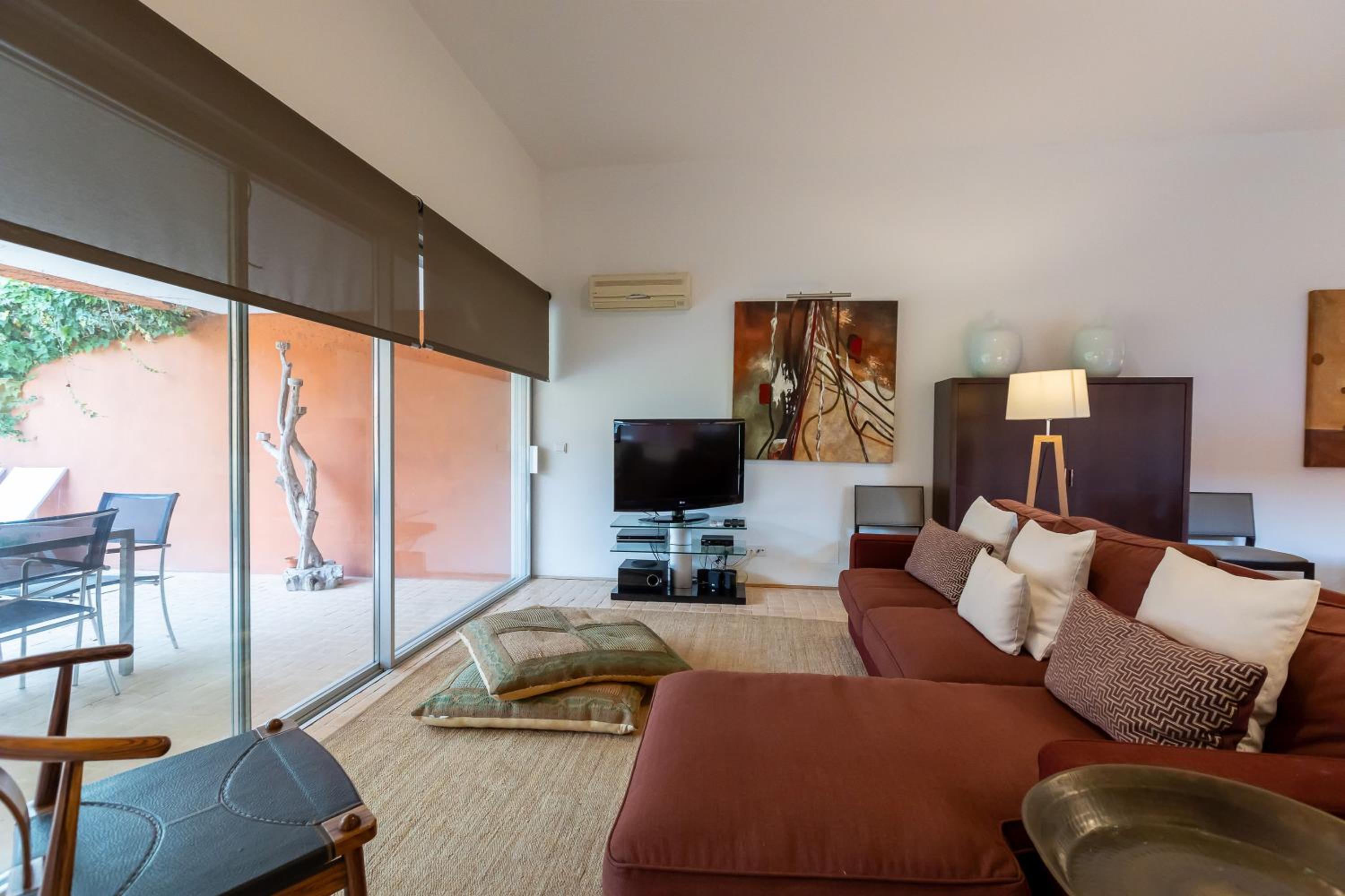Deluxe Three-Bedroom Villa - Photo 25
