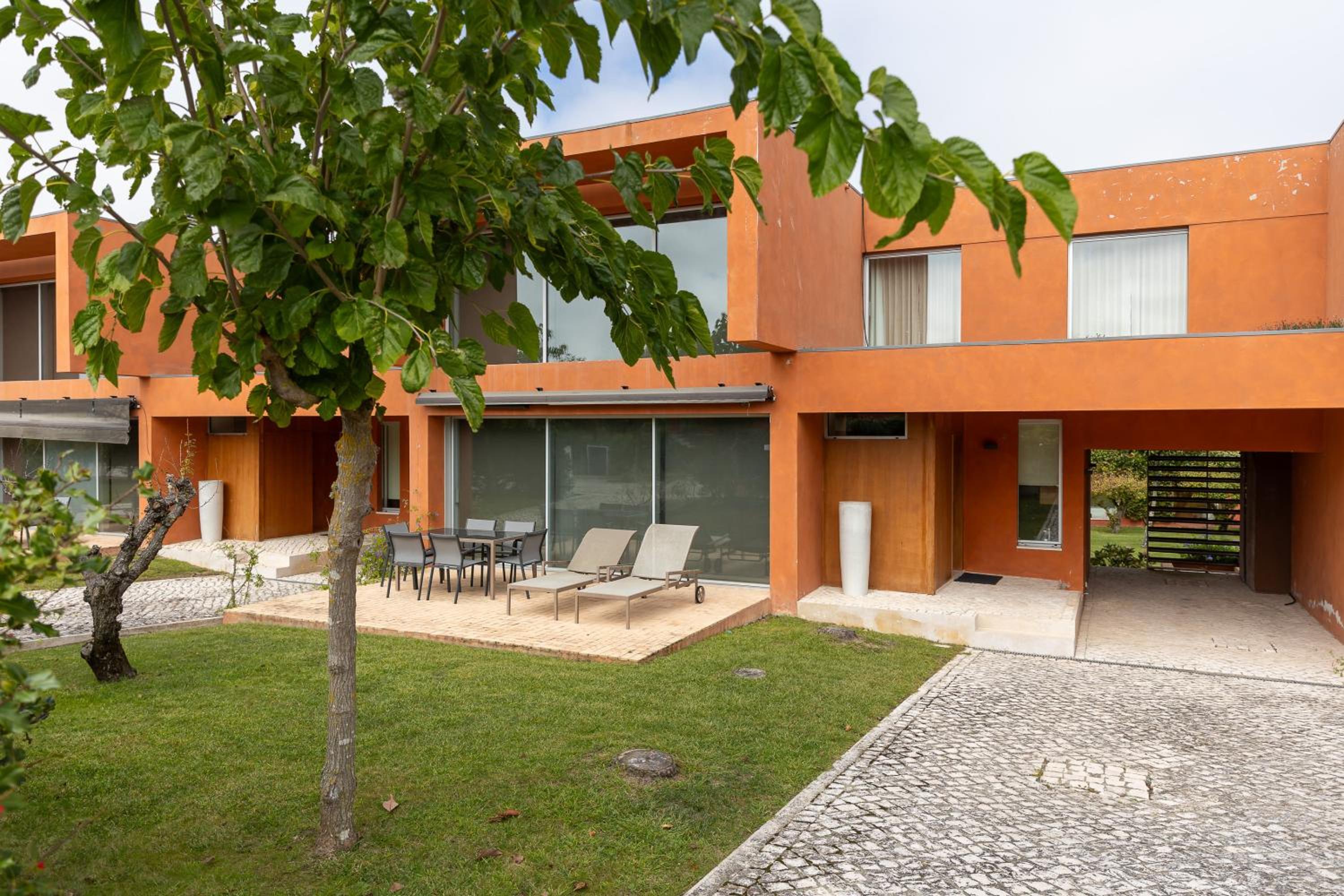 Deluxe Three-Bedroom Villa - Photo 27