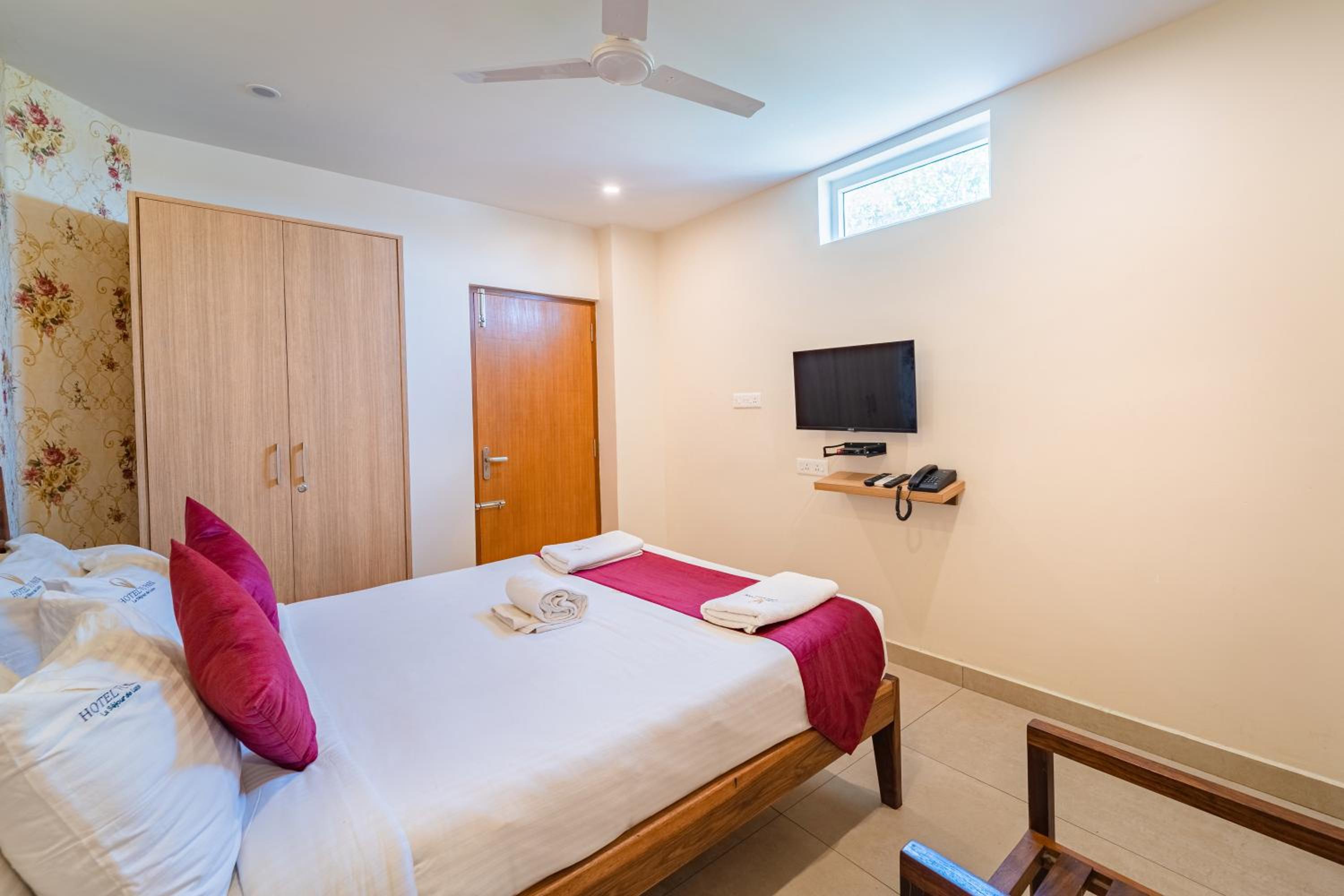 Economy Double Room - Photo 14