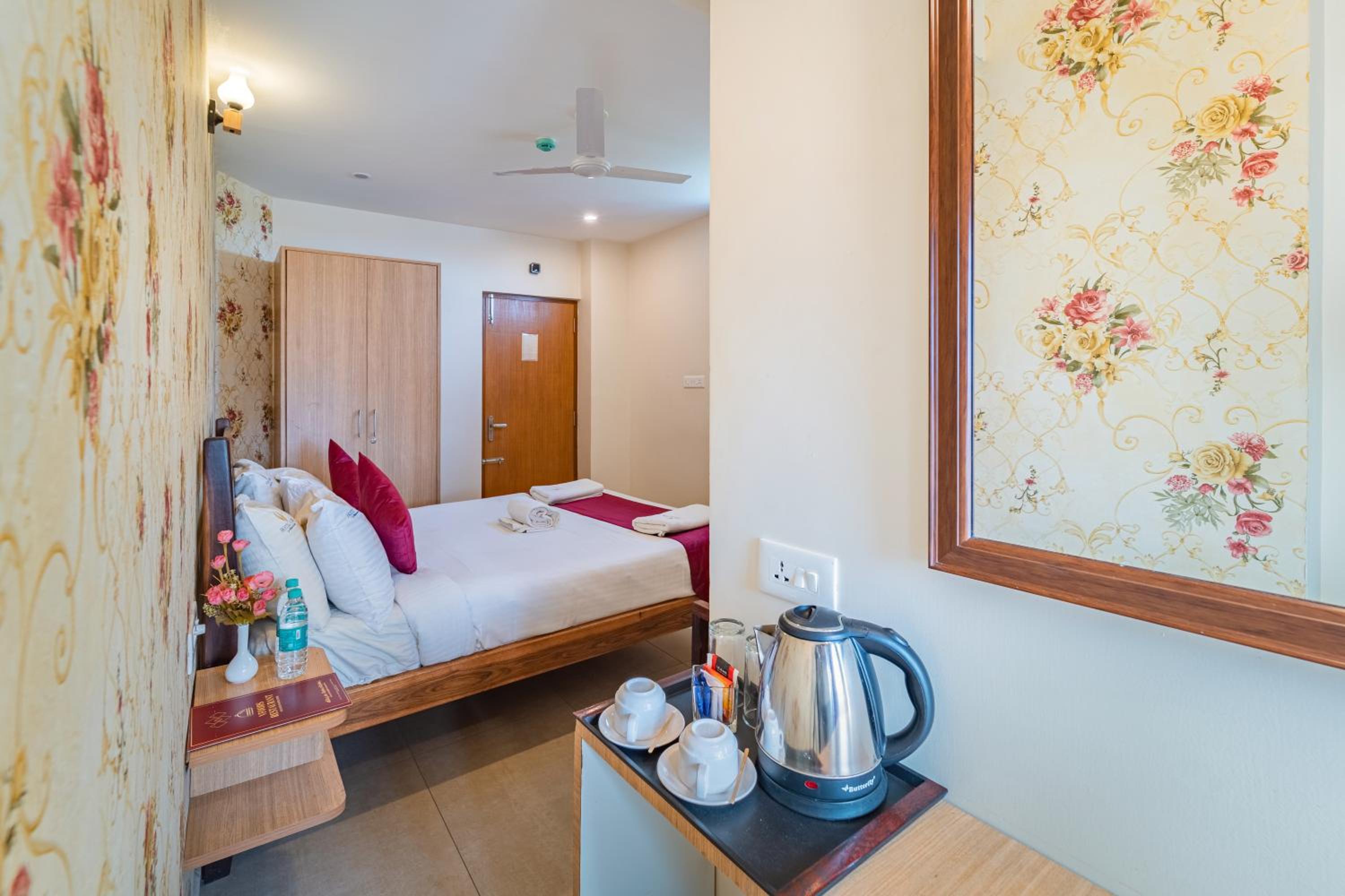 Economy Double Room - Photo 13