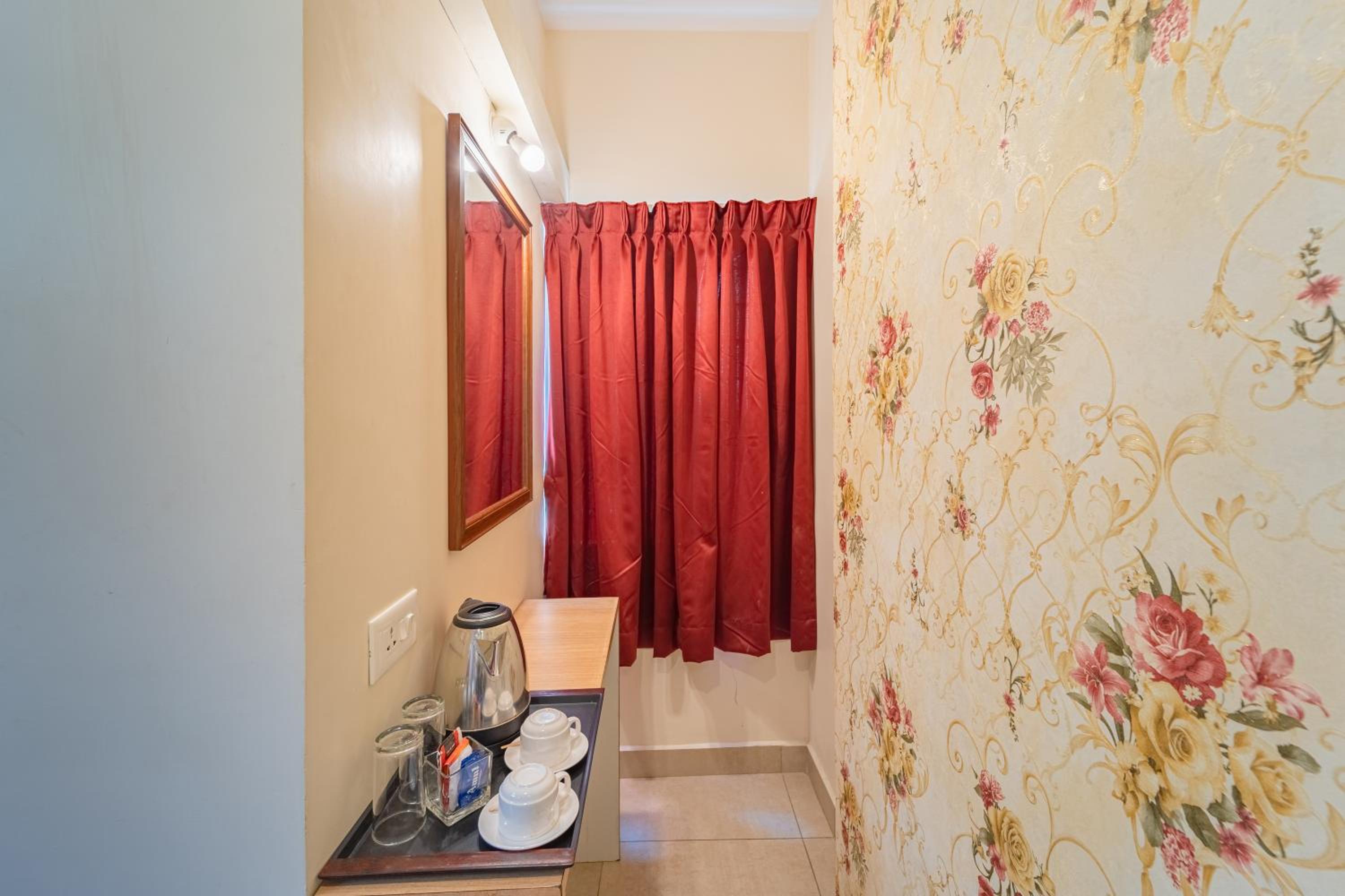 Economy Double Room - Photo 12