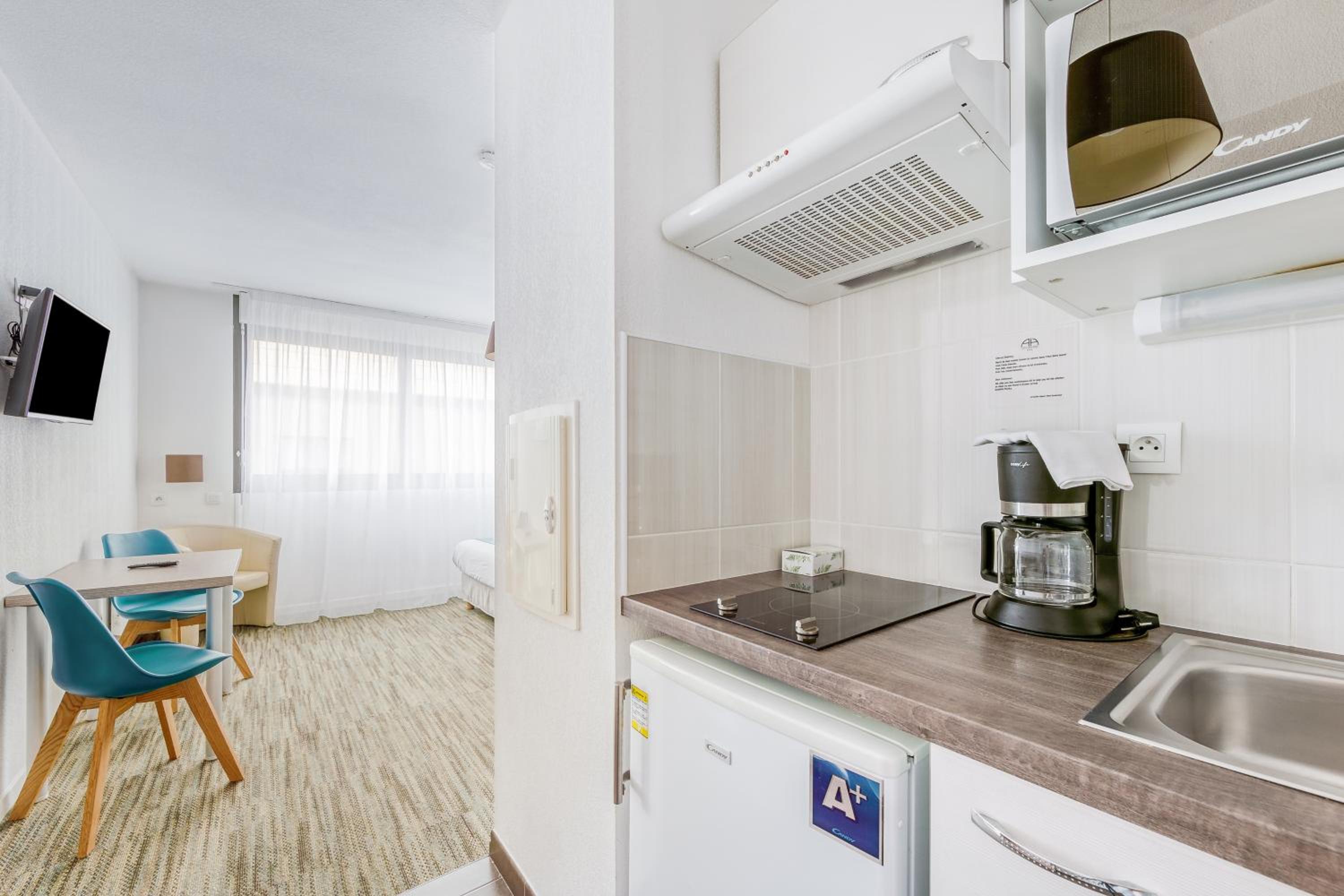 Comfort Studio (Two Single Beds) - Photo 4