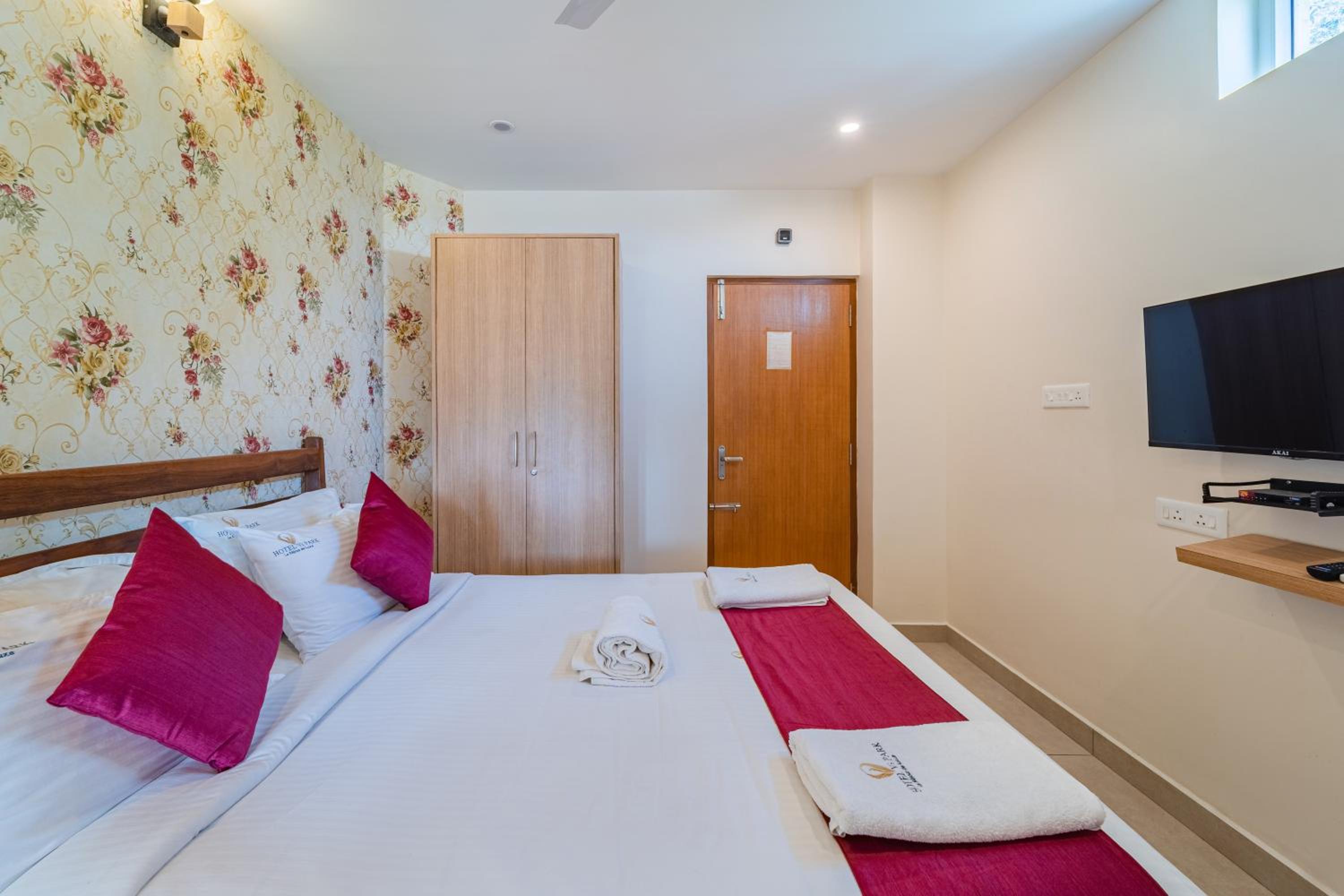 Economy Double Room - Photo 8