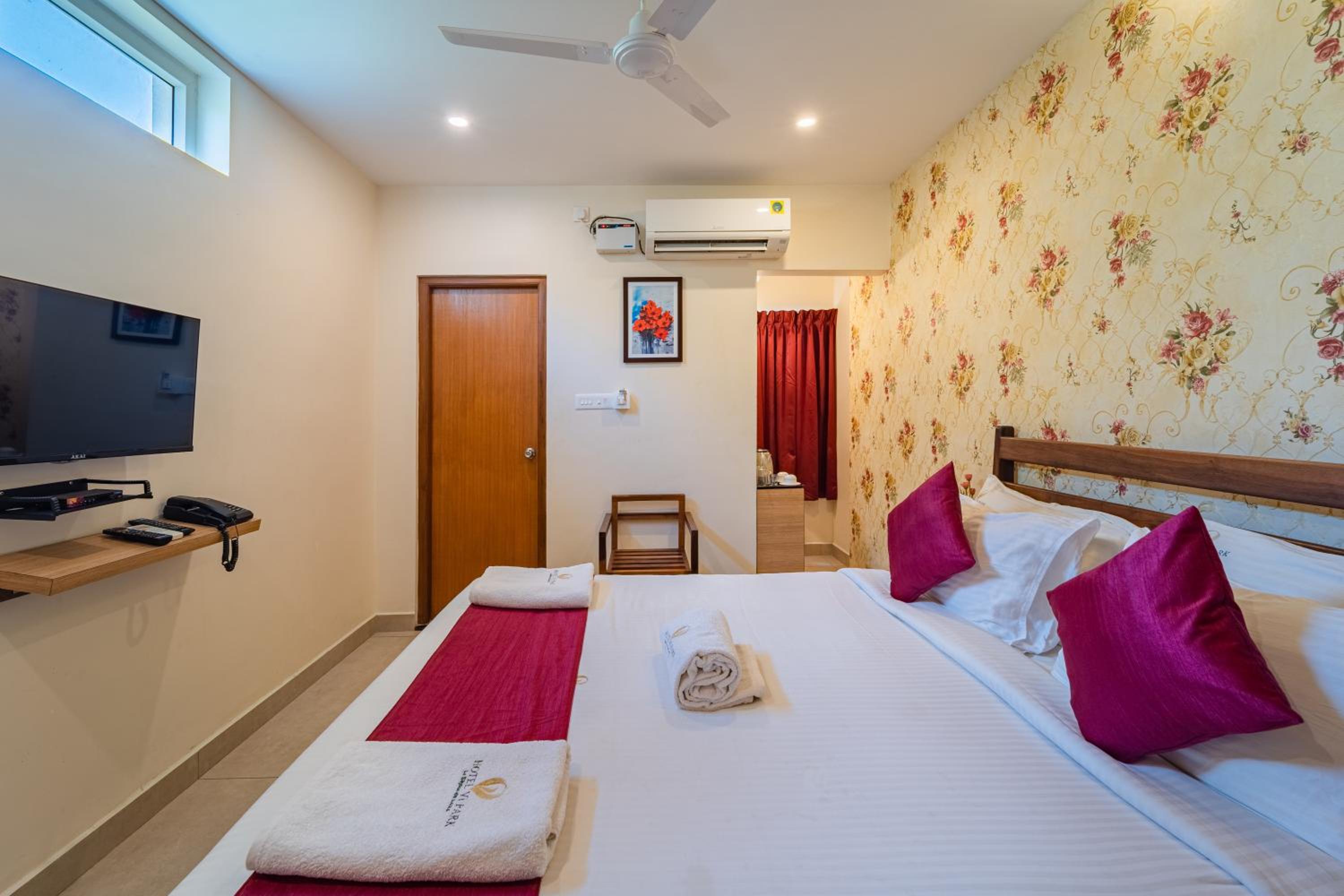 Economy Double Room - Photo 7