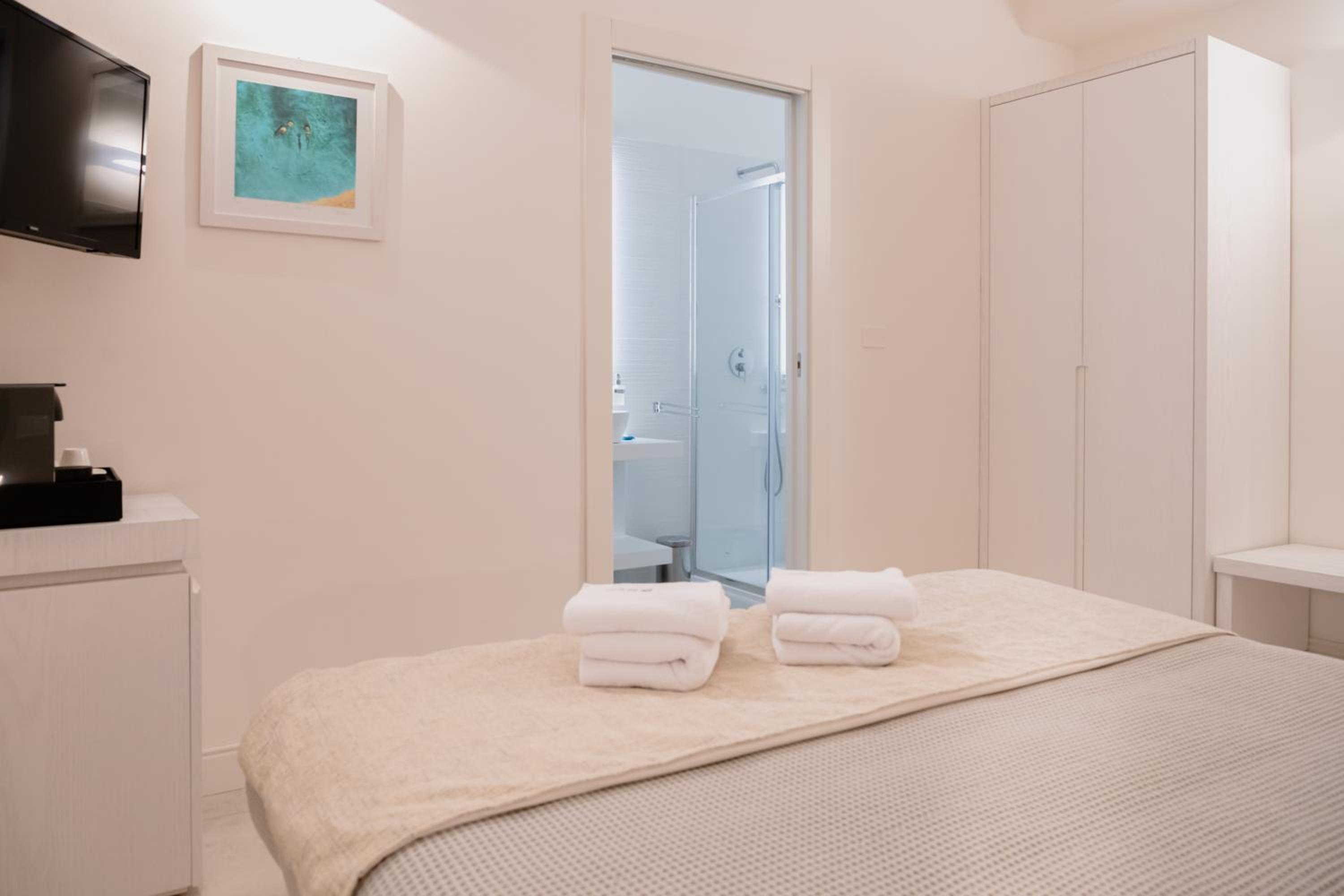 Double Room with Private Bathroom - Photo 5