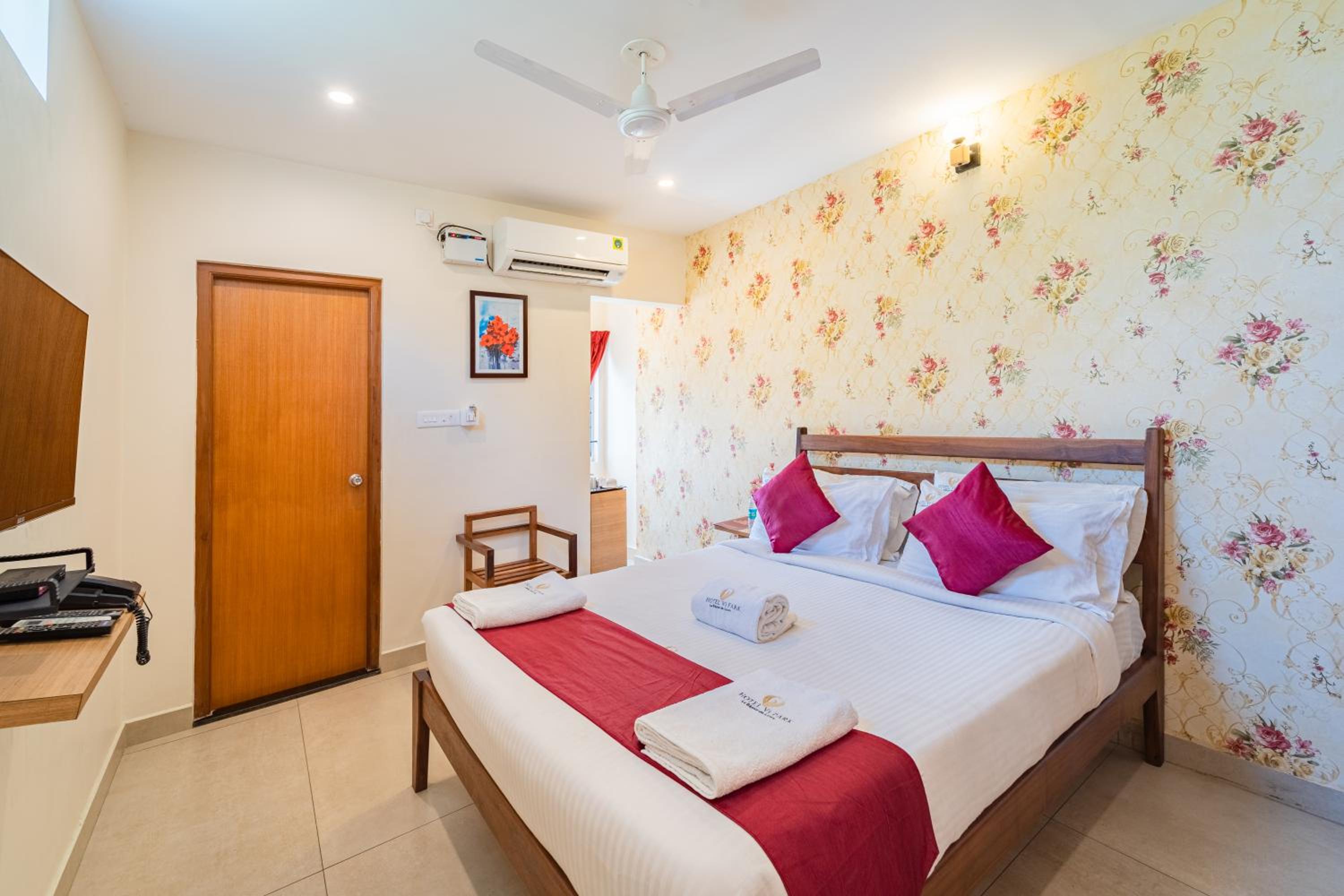 Economy Double Room - Photo 2