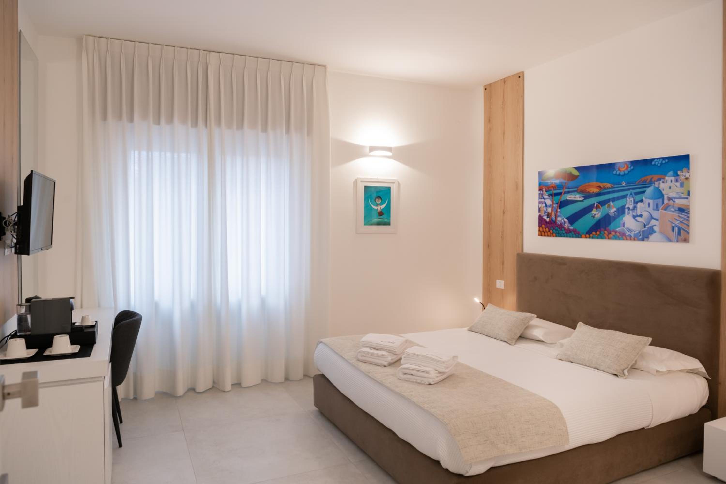Large Double Room - Photo 7