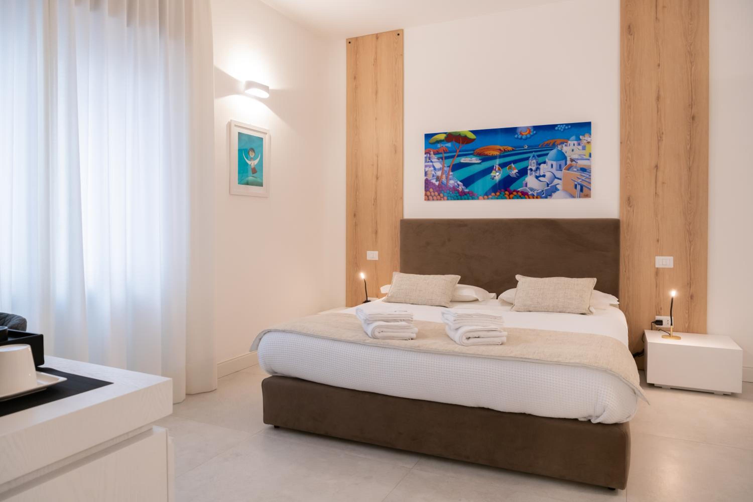Large Double Room - Photo 4