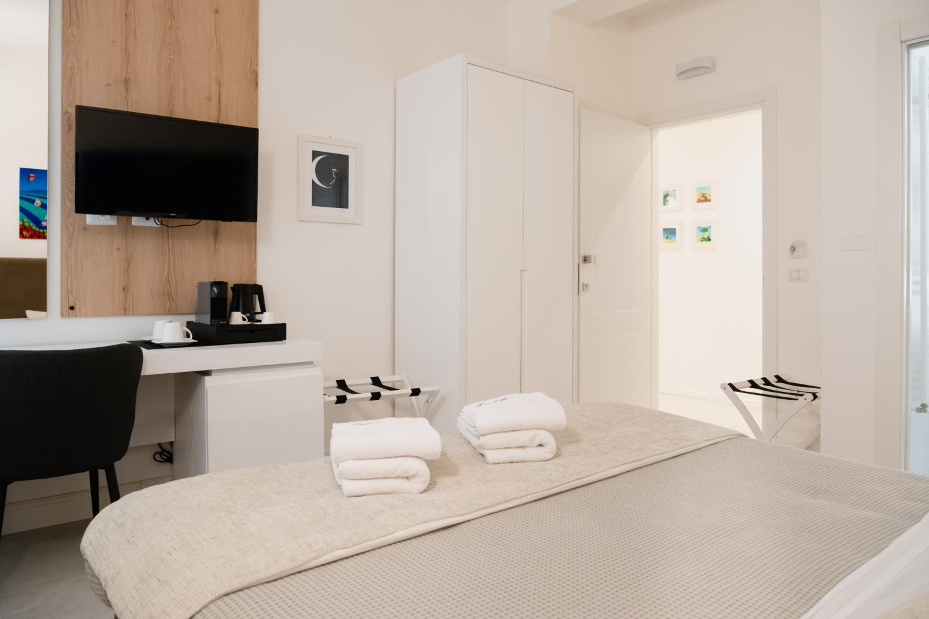 Double Room - Photo 4