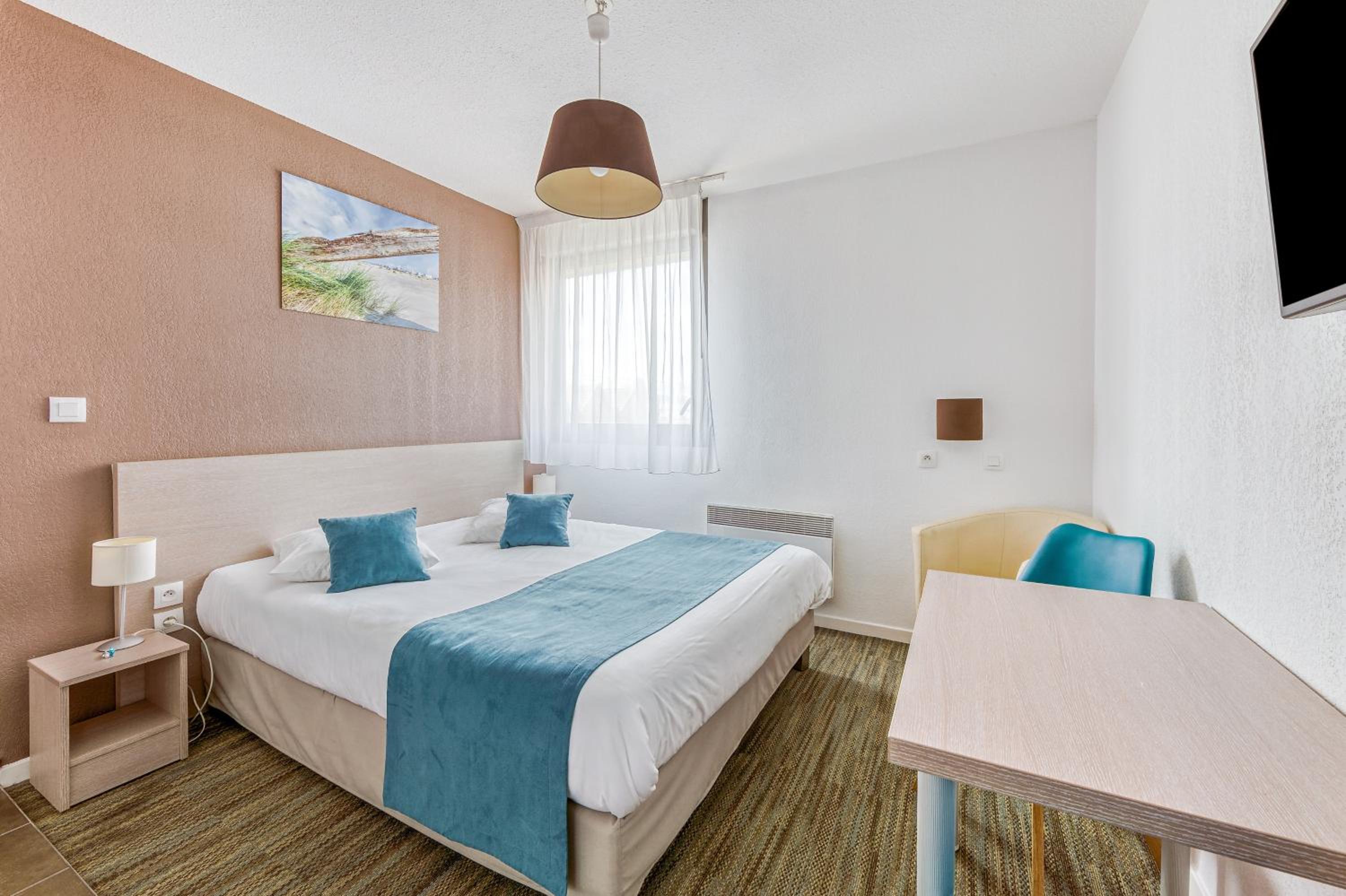 Standard Studio (1-2 Adults) with Double Bed - Photo 1