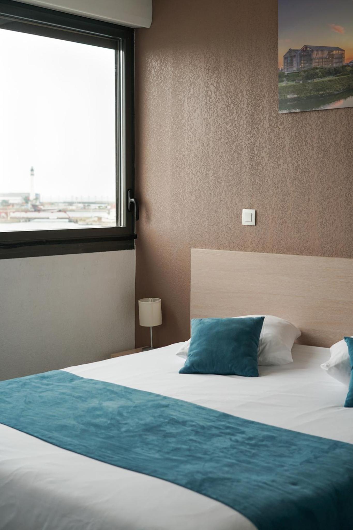 Standard Studio (1-2 Adults) with Double Bed - Photo 5