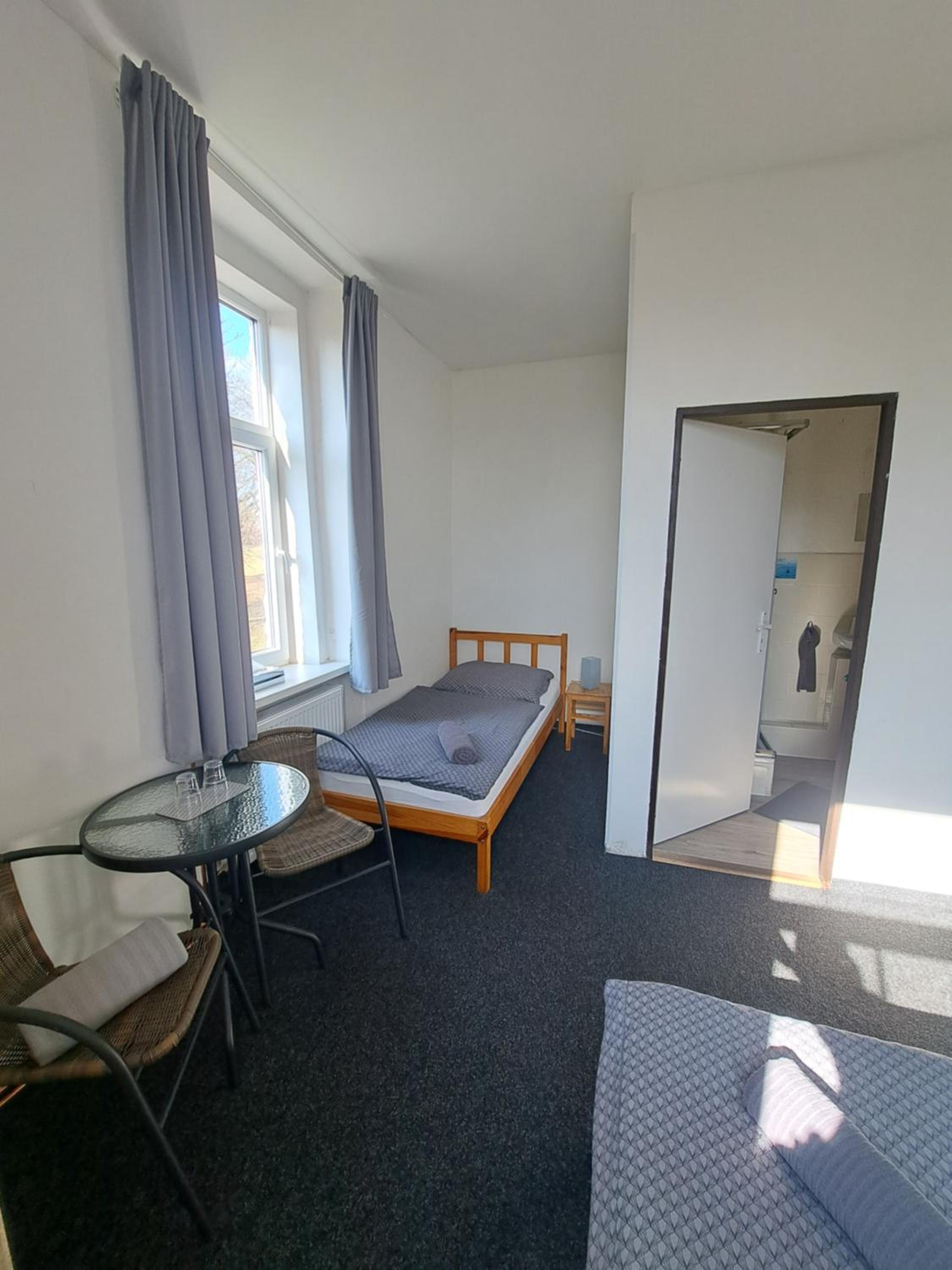 Double or Twin Room - Photo 6