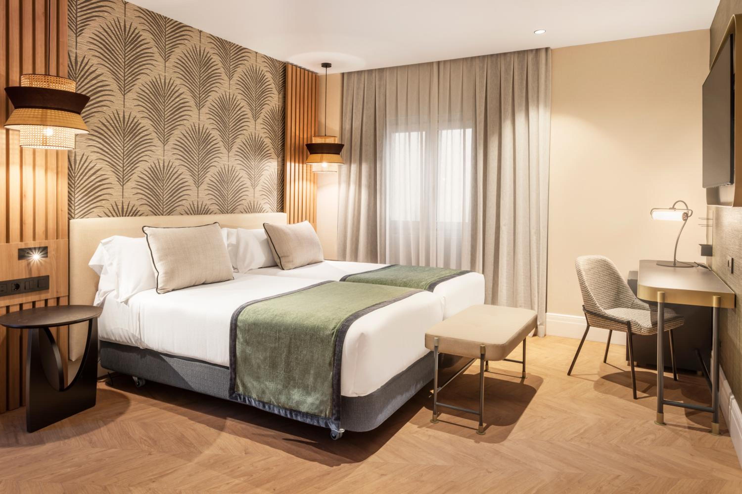 Deluxe Room - Photo 4