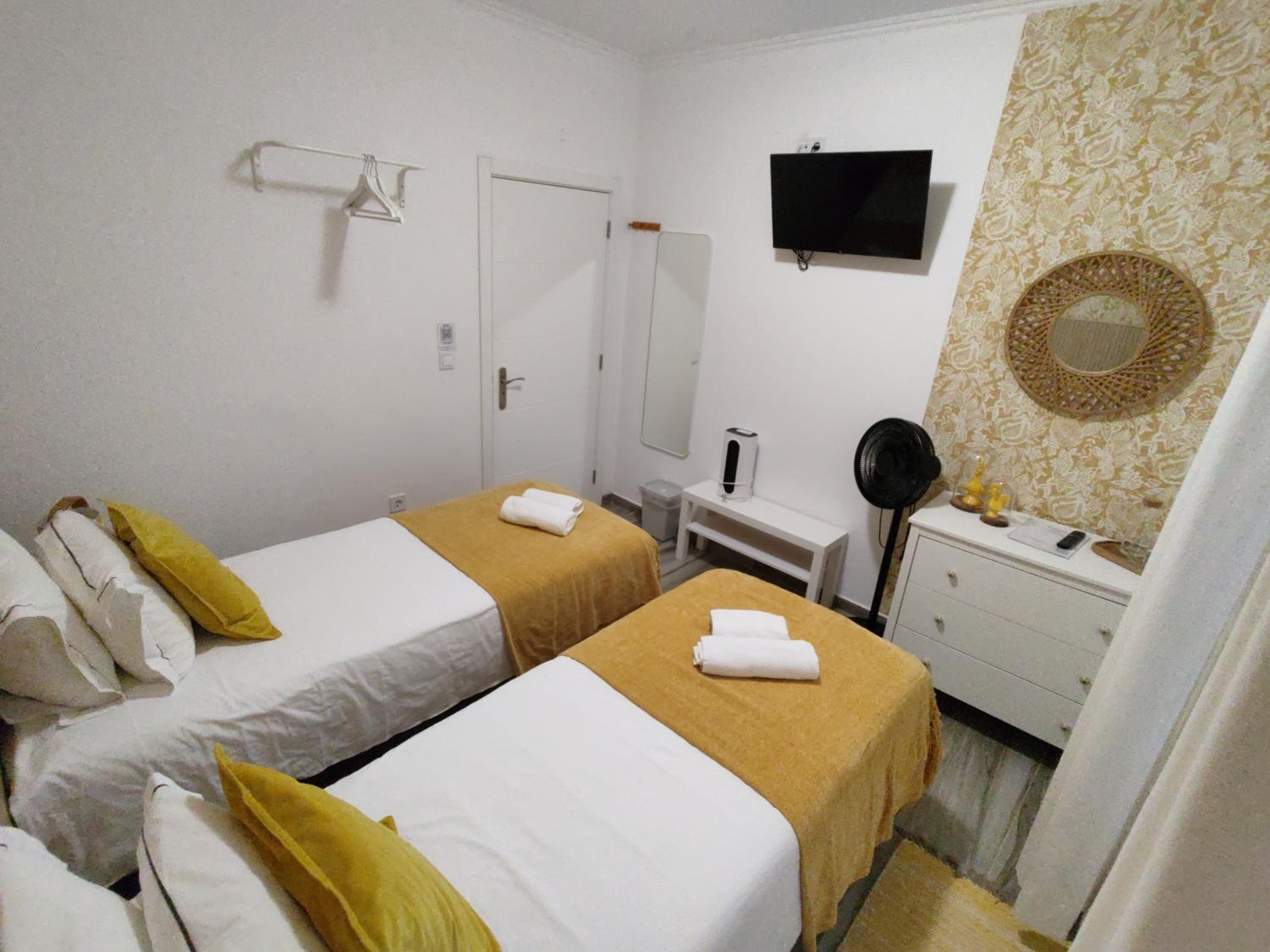 Double or Twin Room with Shared Bathroom photo 3