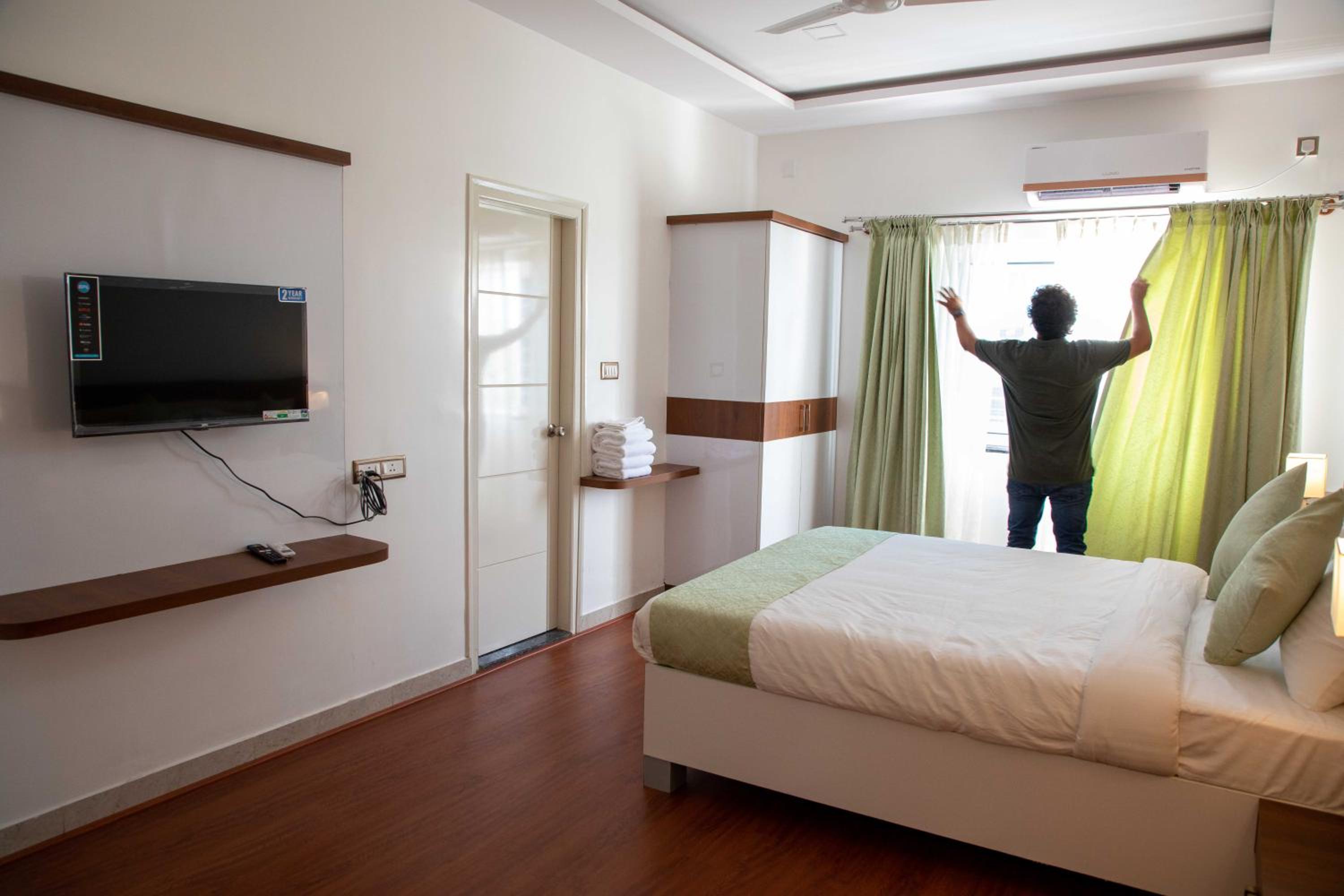 Deluxe Room - Photo 3