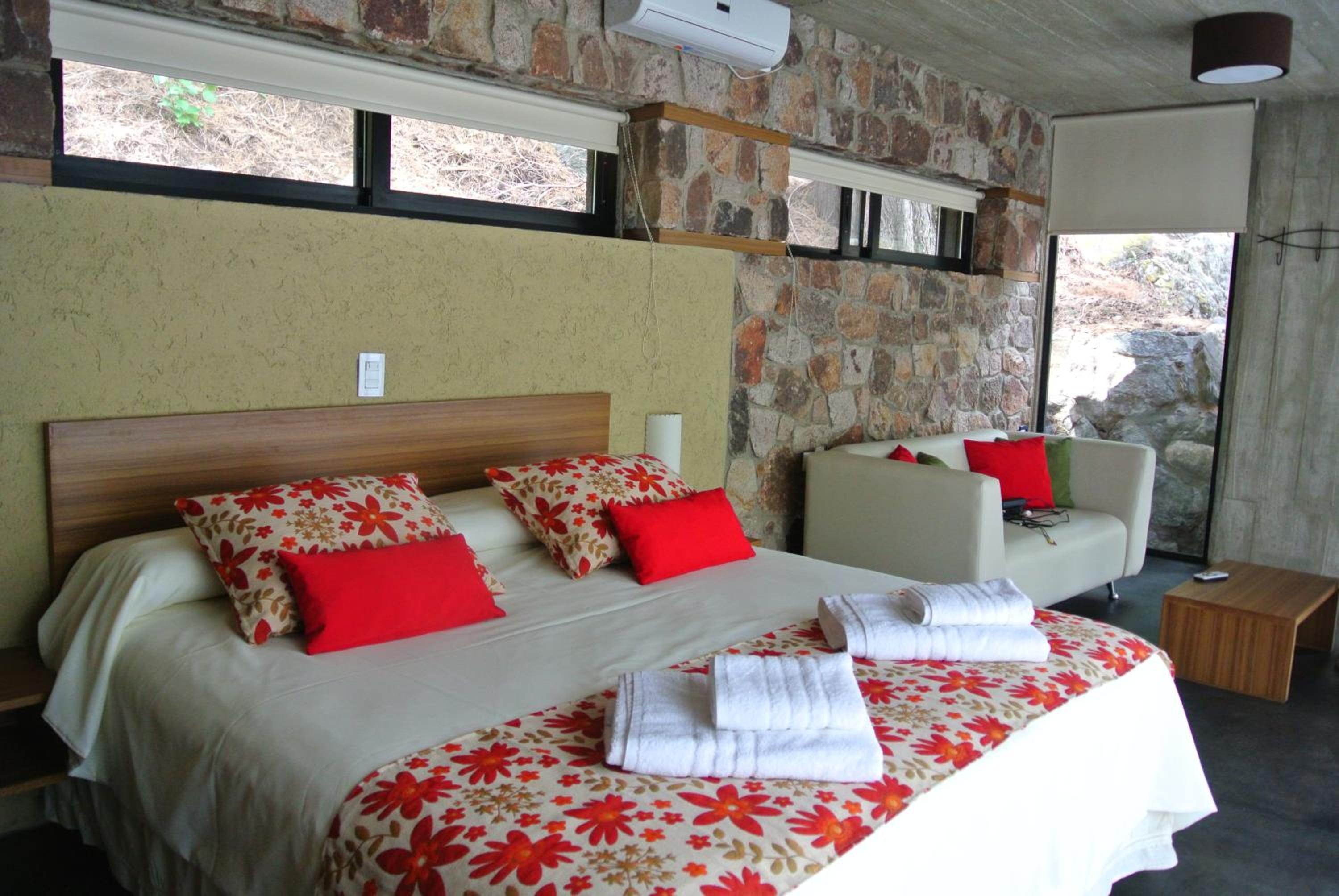 One-Bedroom House photo 1