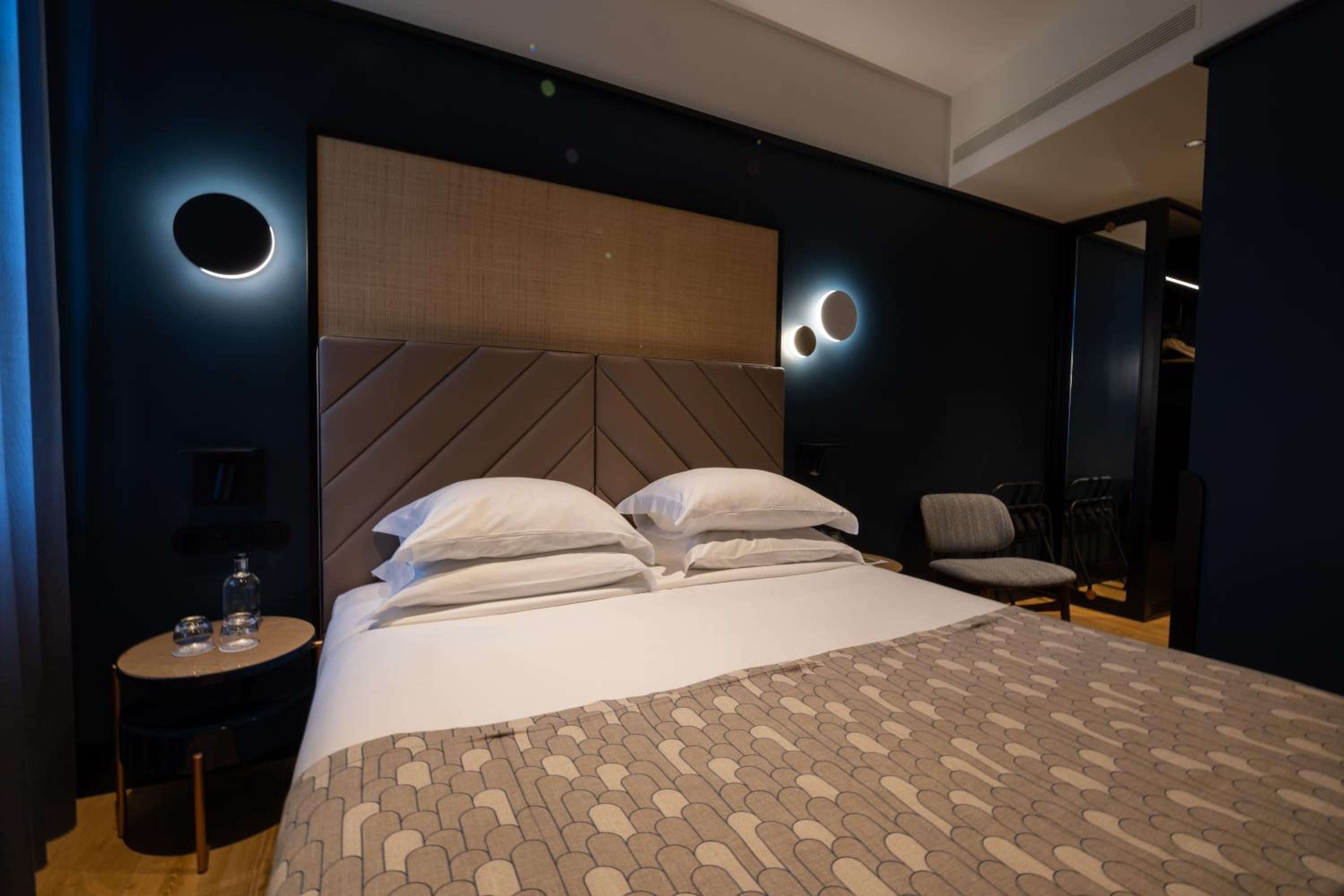 Double Room - Photo 6