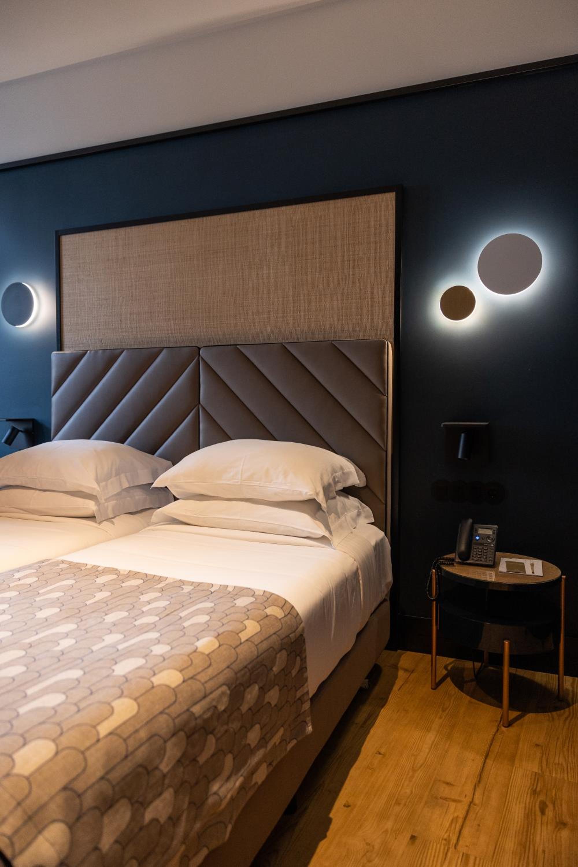 Twin Room - Photo 7