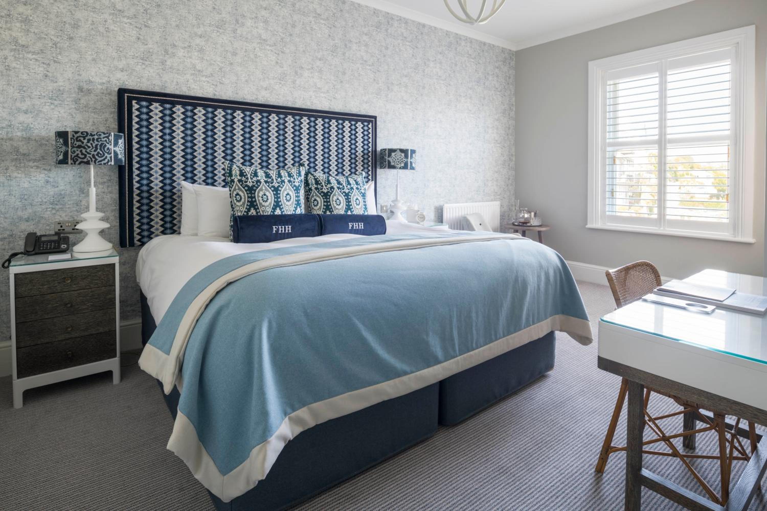 Double Room with Partial Sea View