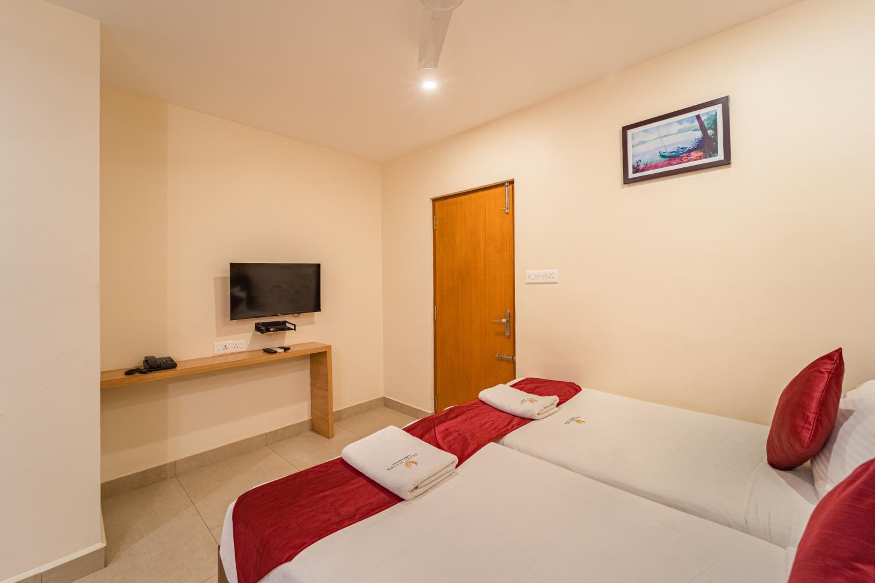 Deluxe Twin Room - Photo 16