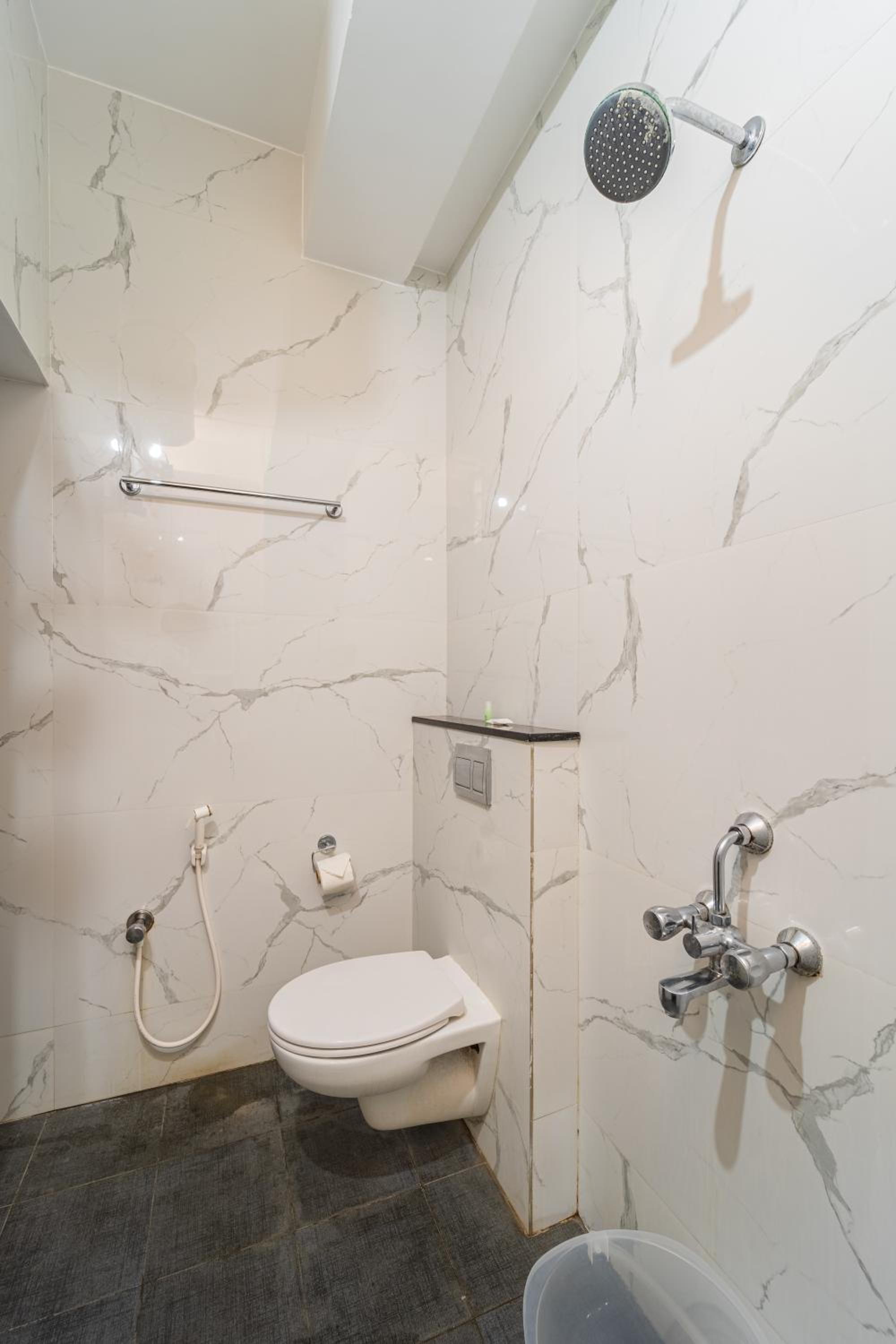 Deluxe Twin Room - Photo 11
