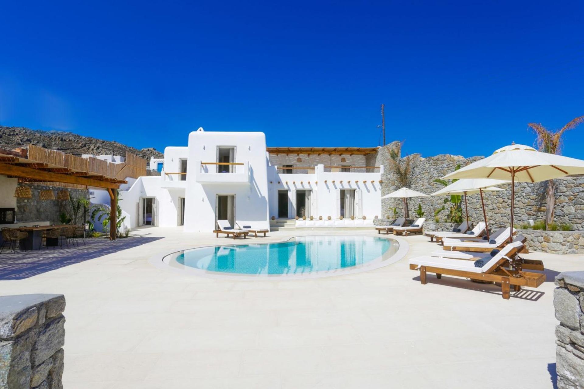 Villa photo 2