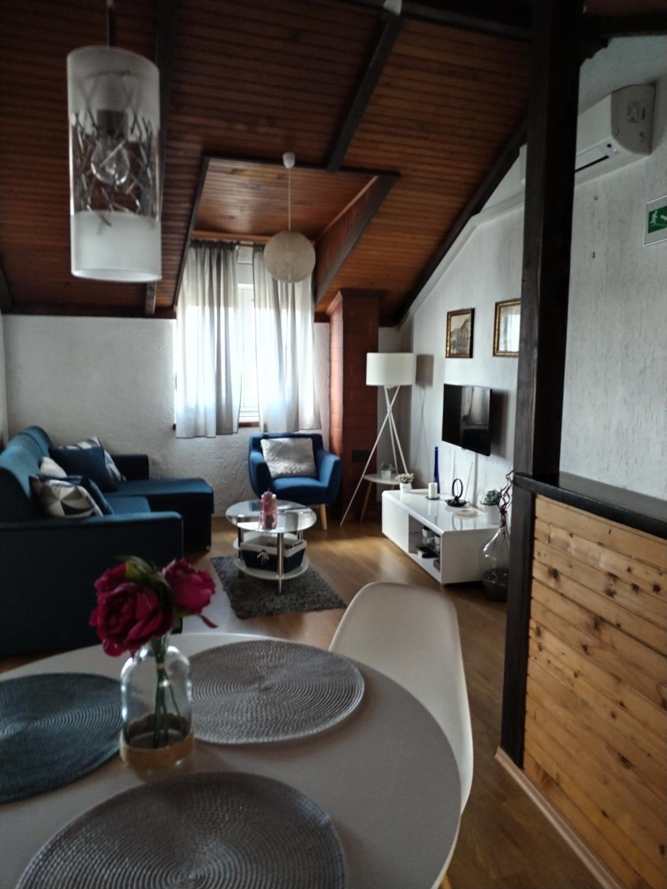Apartment with Sea View - Photo 4