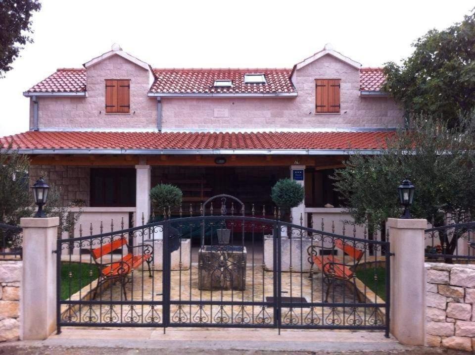 Four-Bedroom House photo 2