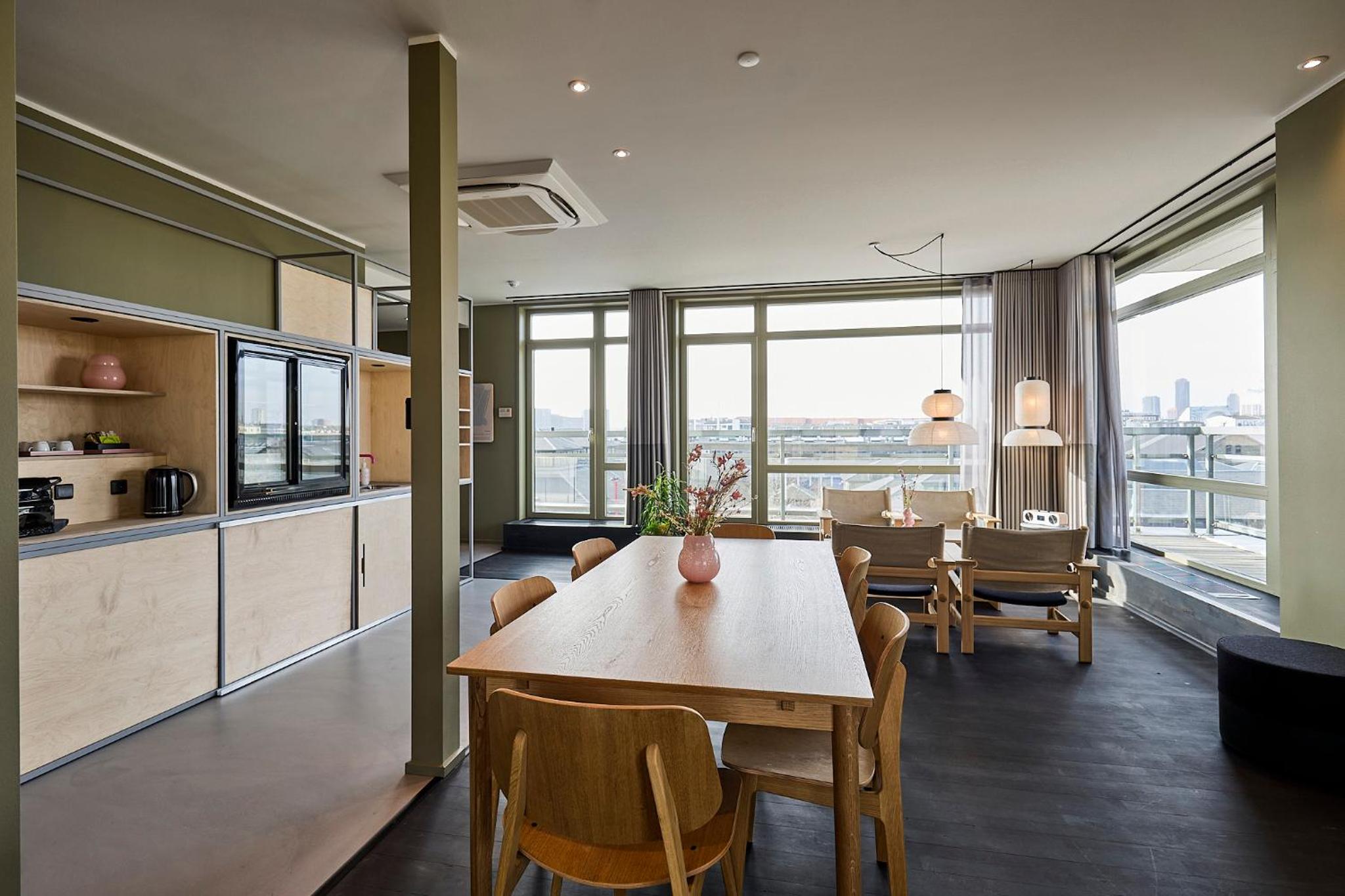 Suite with Balcony - Photo 17